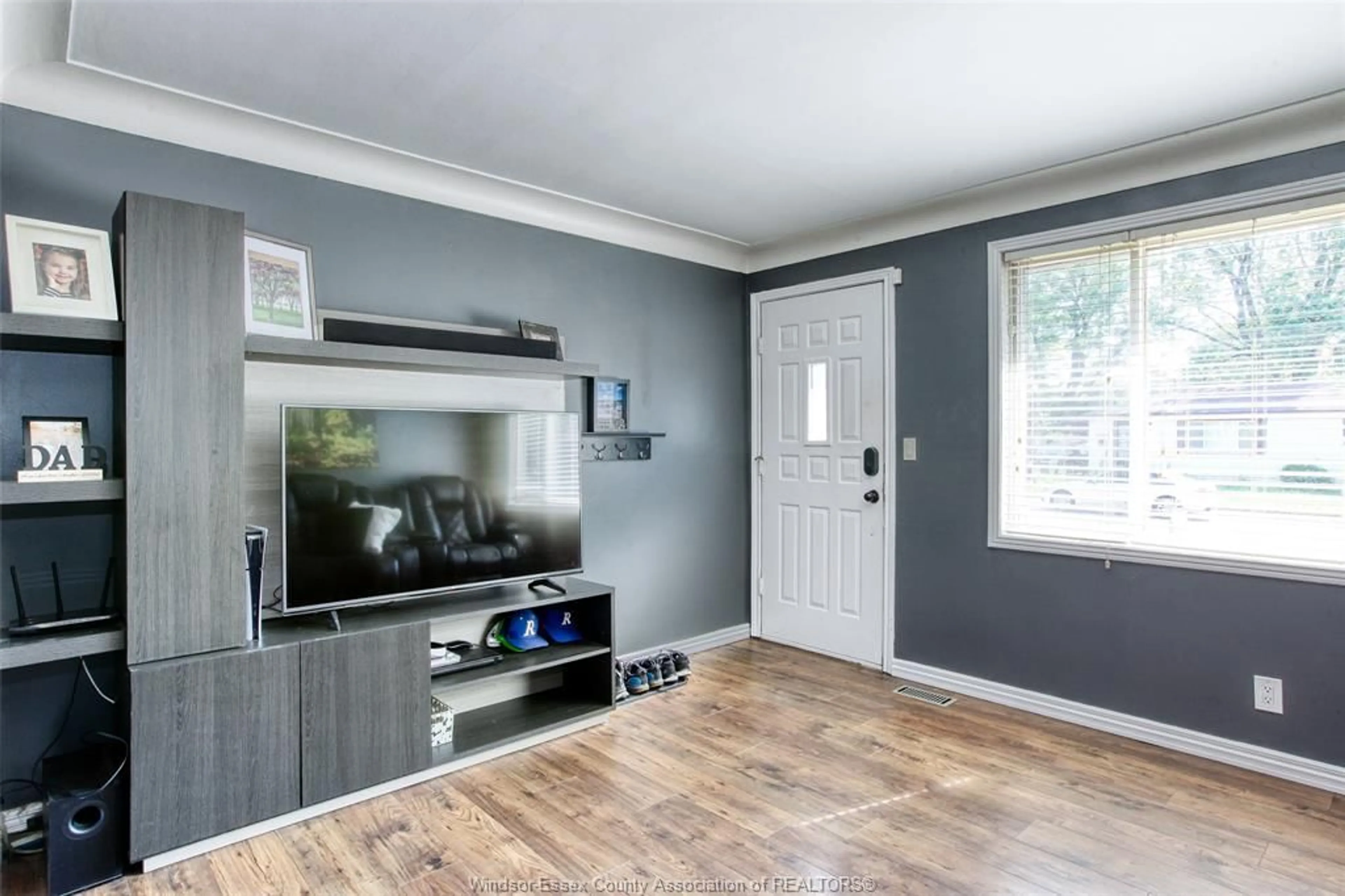Indoor entryway for 2980 CLEMENCEAU, Windsor Ontario N8T 2R1
