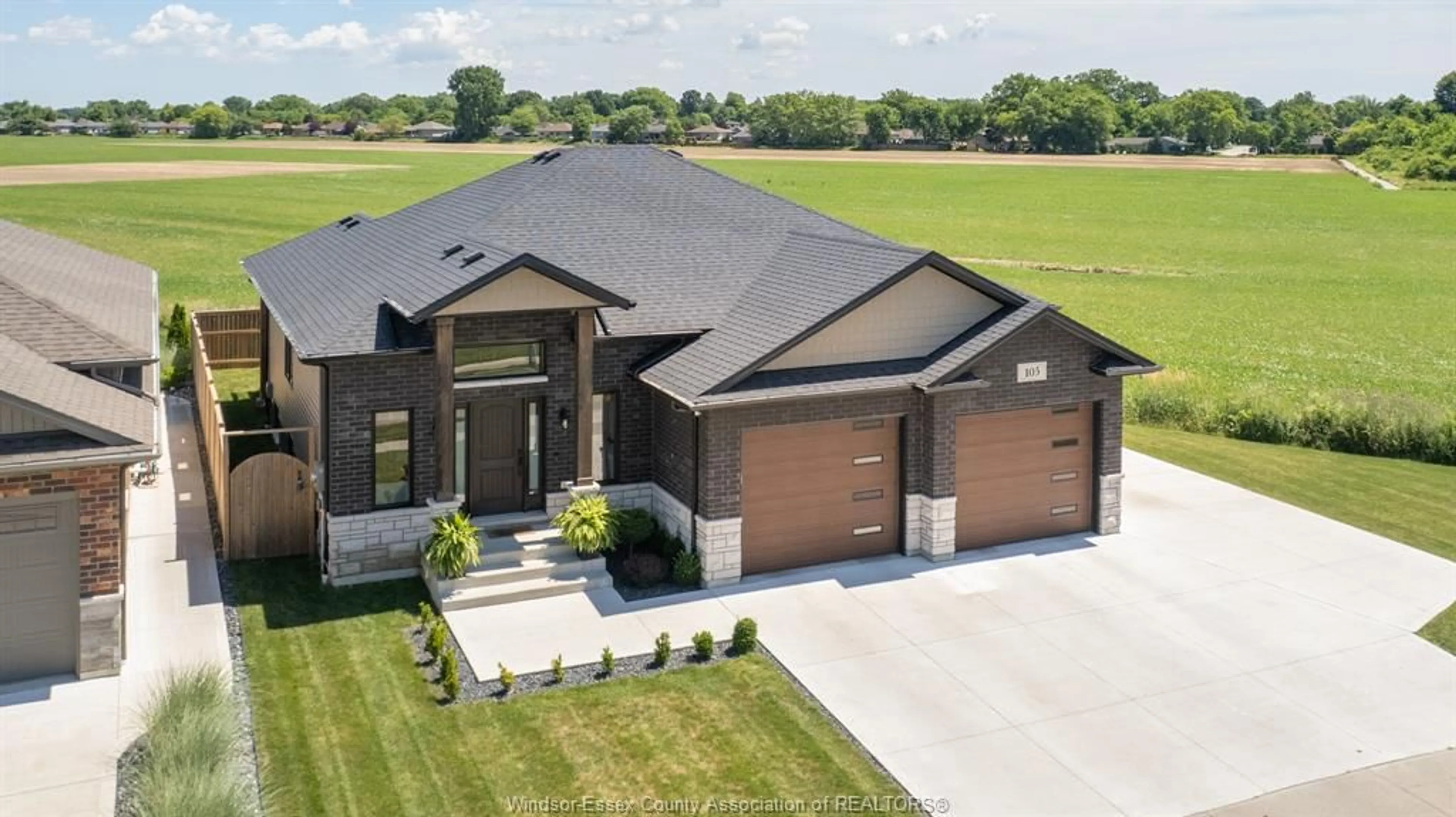 Home with brick exterior material, building for 105 CONSERVATION Blvd, Kingsville Ontario N9V 0E4