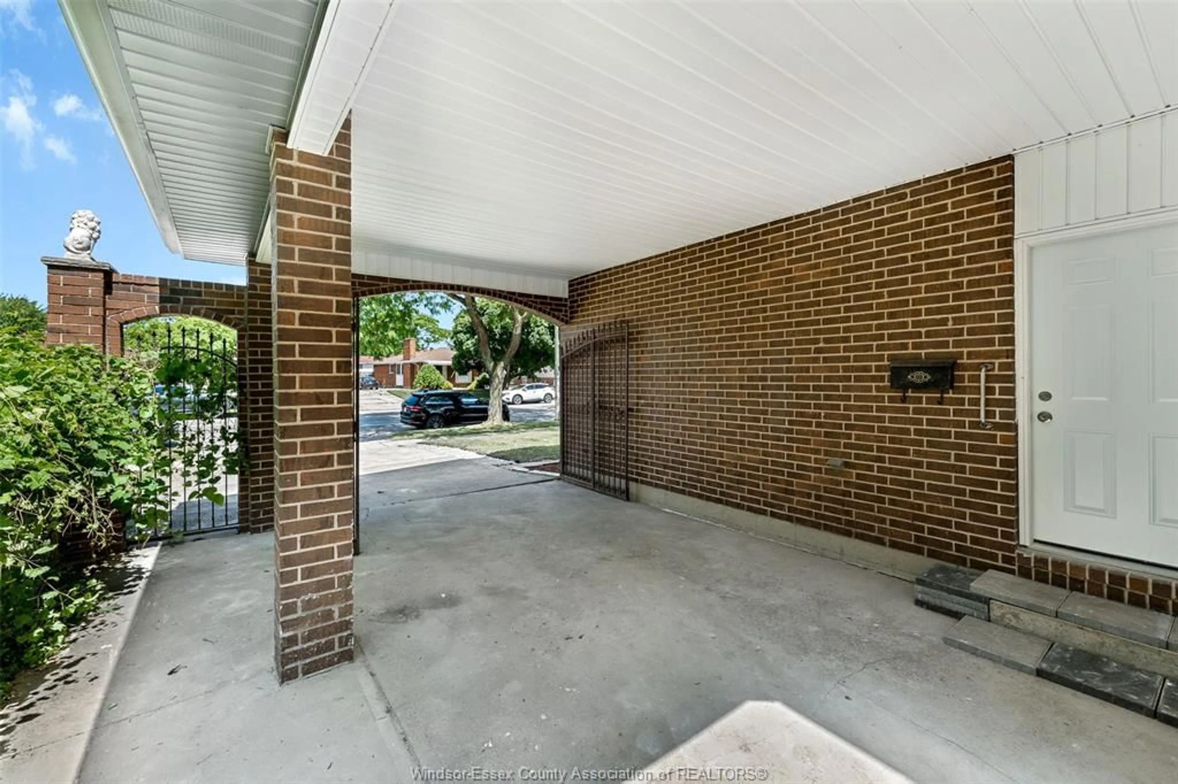 Unknown for 2977 FOREST GLADE, Windsor Ontario N8R 1L6