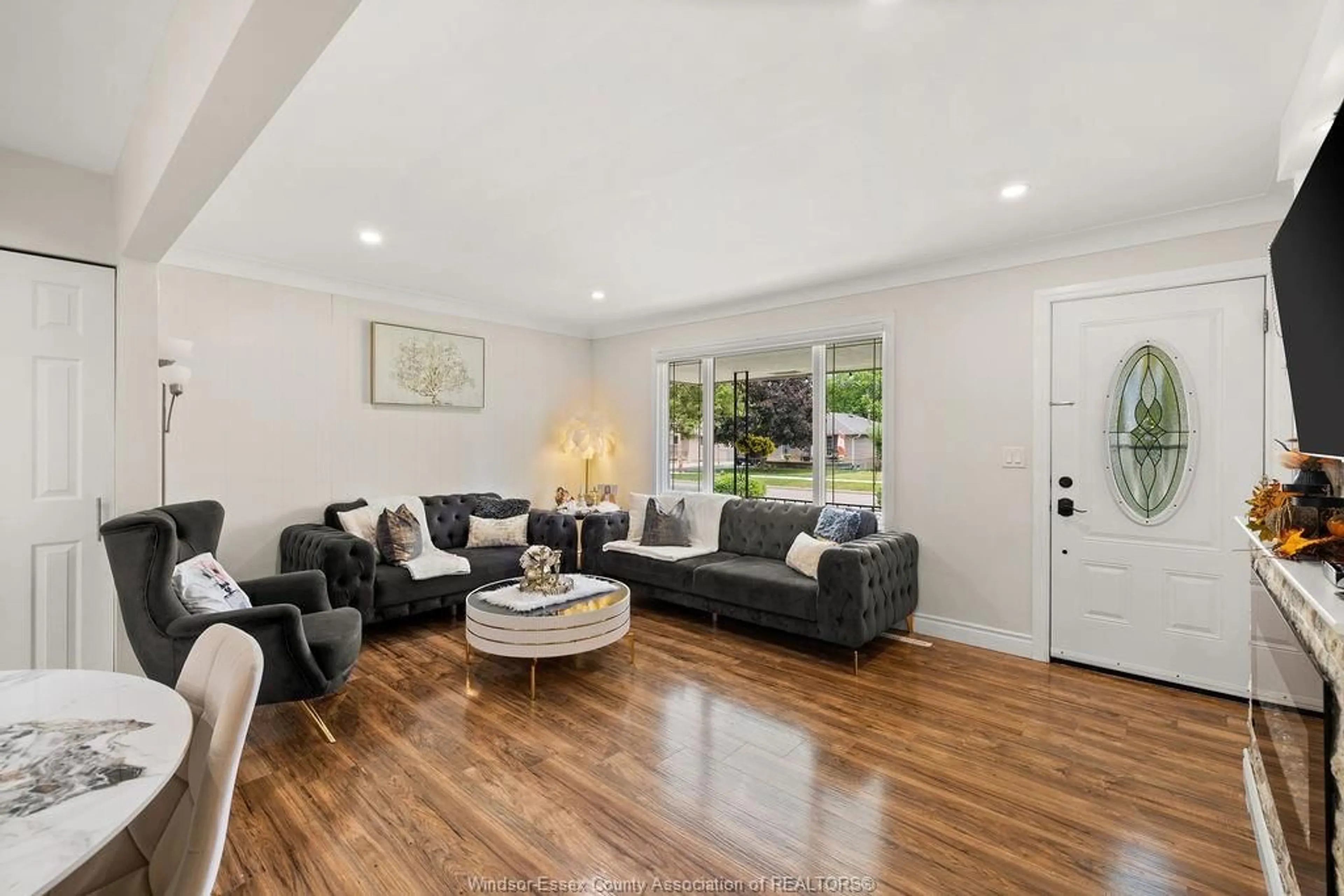 Living room with furniture, unknown for 1697 FERNDALE Ave, Windsor Ontario N8T 2K6