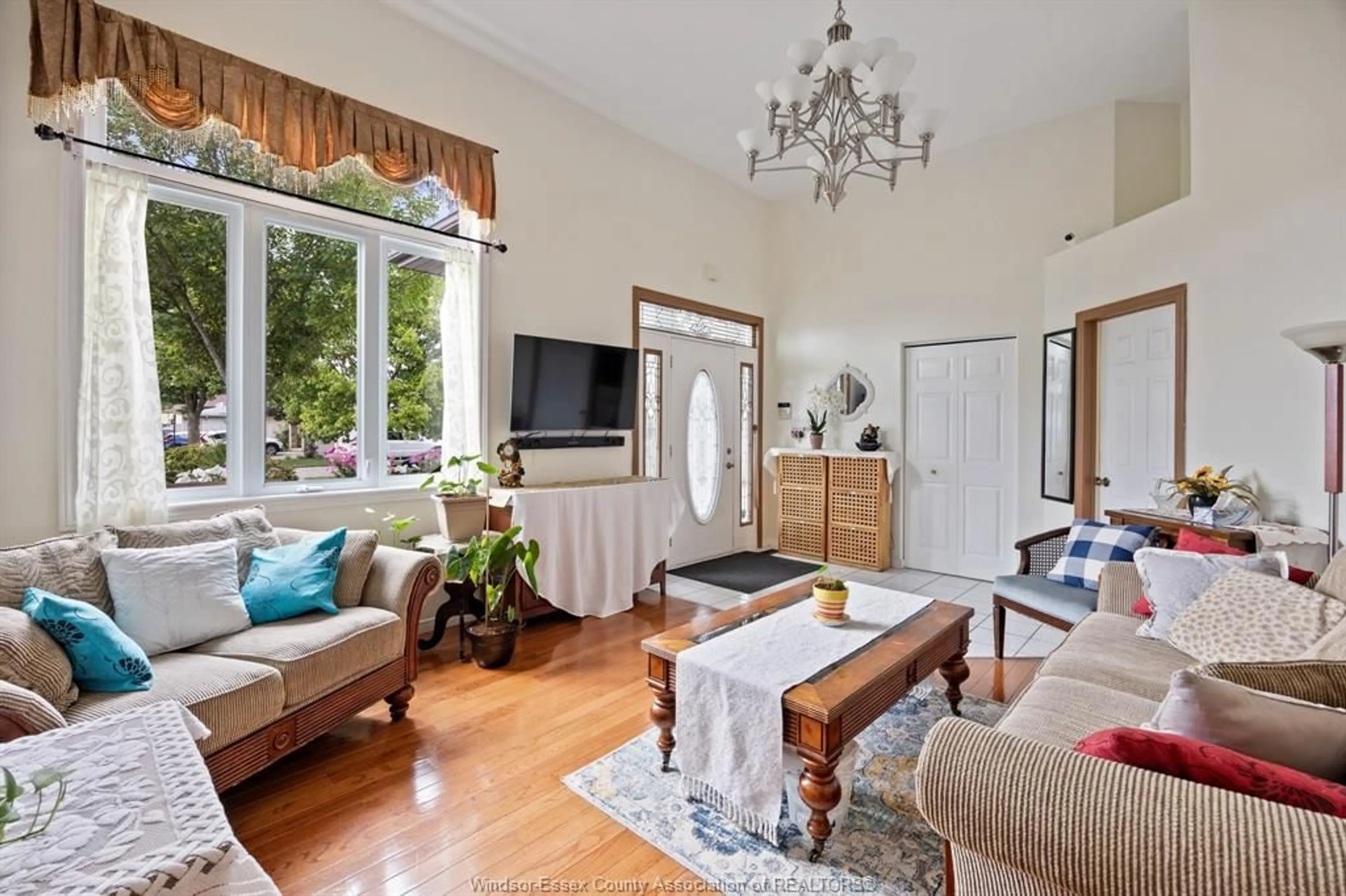 Living room with furniture, unknown for 3658 IRONGATE Cir, Windsor Ontario N8W 5T4
