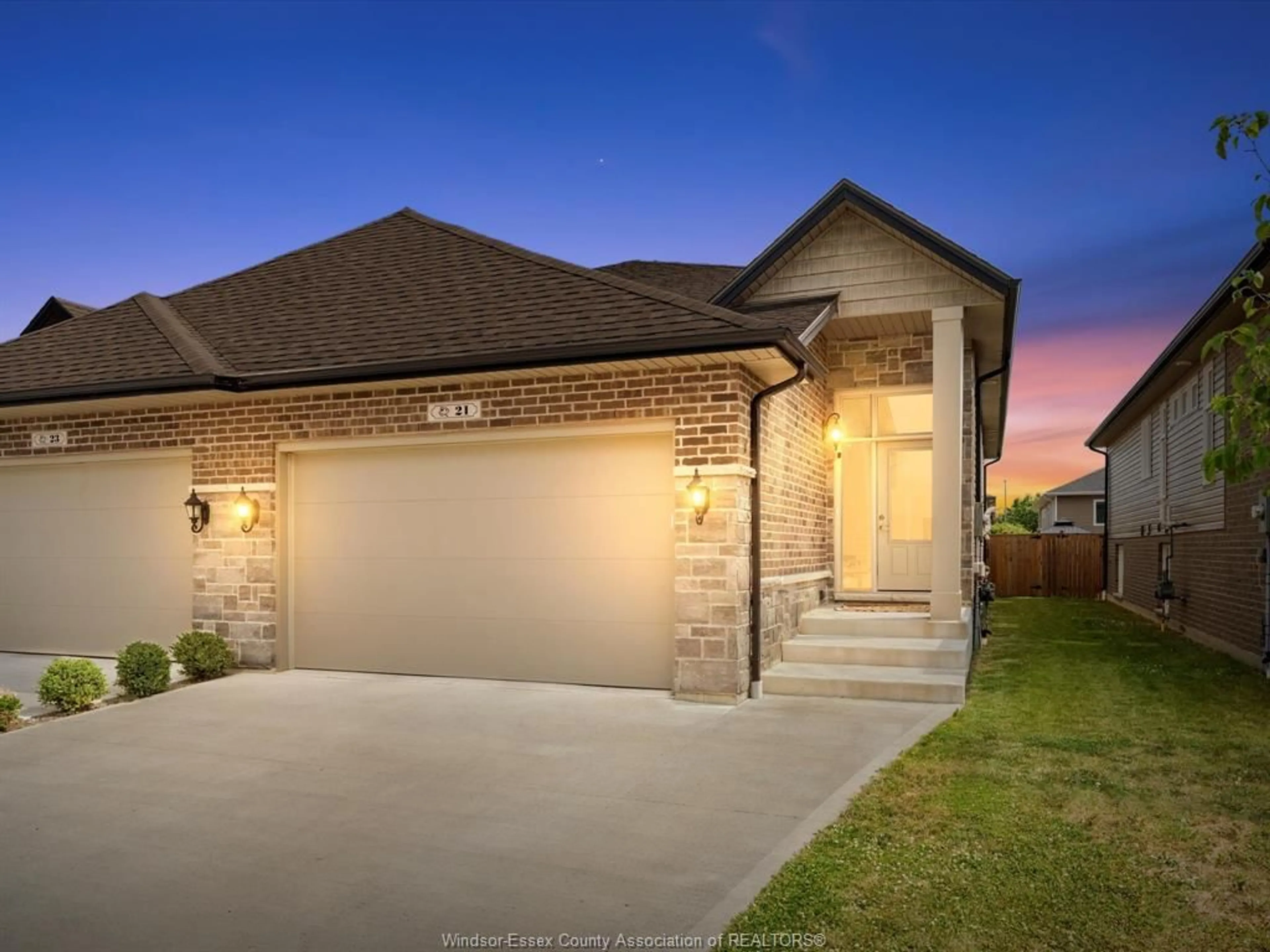 Home with brick exterior material, street for 21 WOODLAND, Kingsville Ontario N9Y 0A9