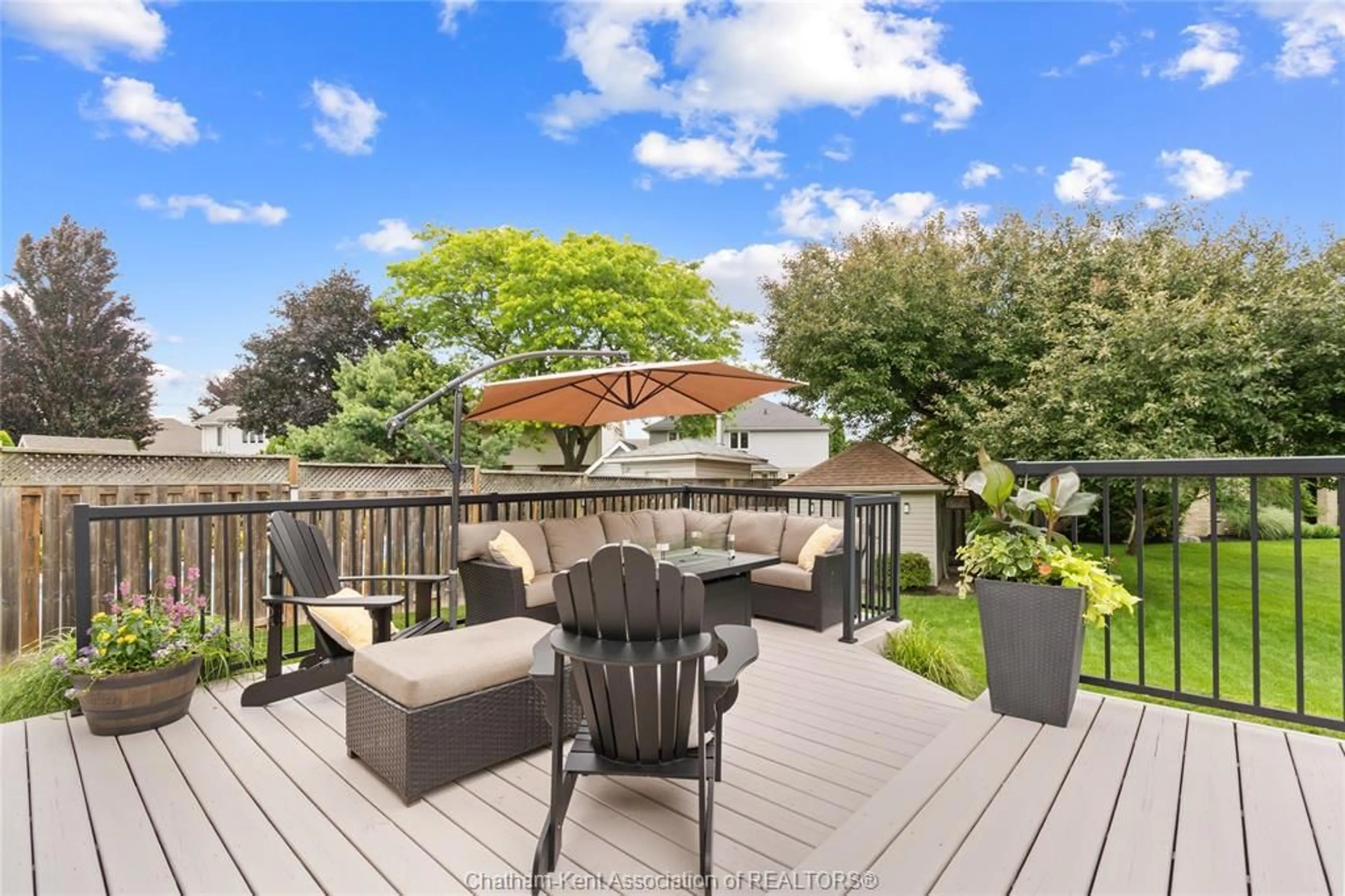 Patio, street for 22 Mountain Maple Crt, Chatham Ontario N7L 5G1