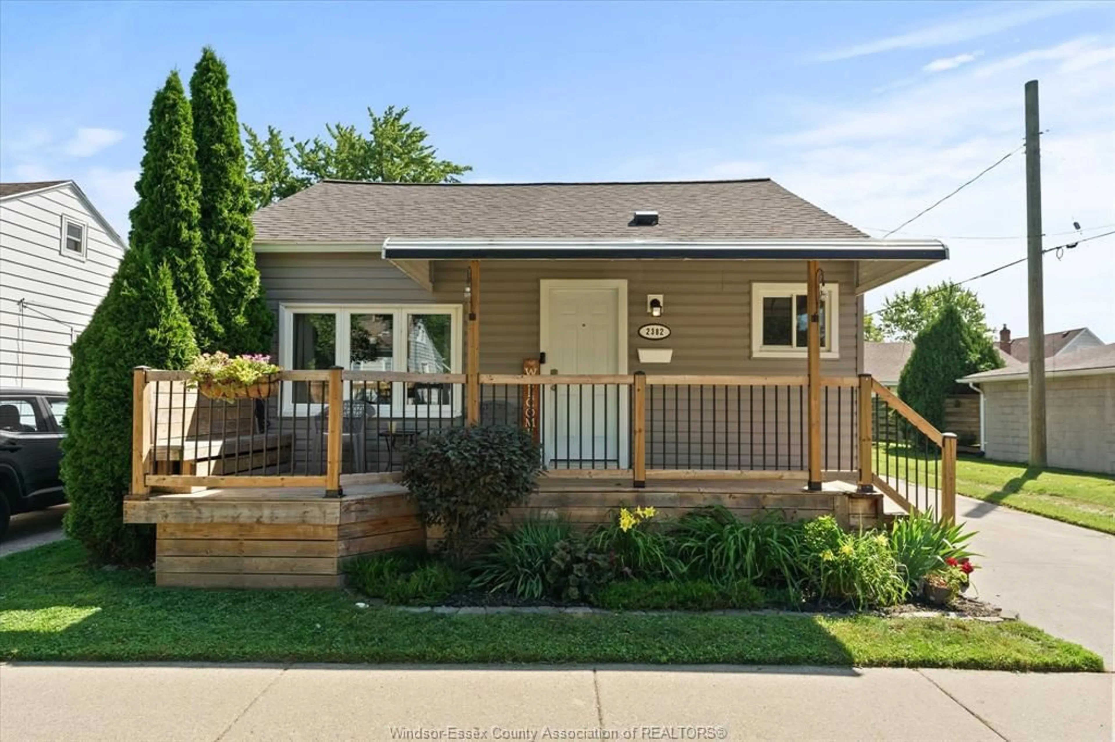 Home with vinyl exterior material, street for 2382 Elsmere, Windsor Ontario N8W 2C8
