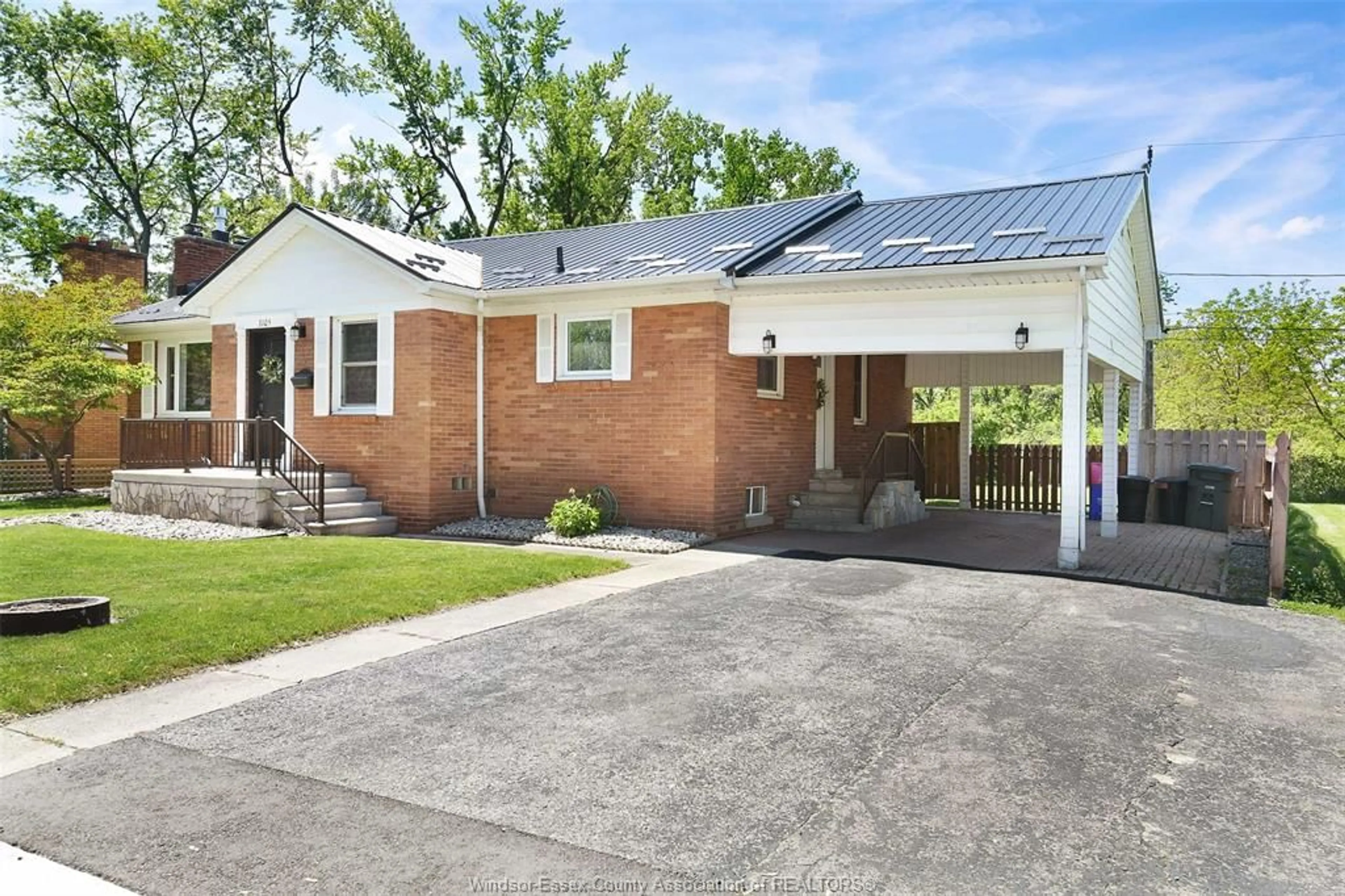 Home with brick exterior material, street for 3105 CALIFORNIA Ave, Windsor Ontario N9E 3K5