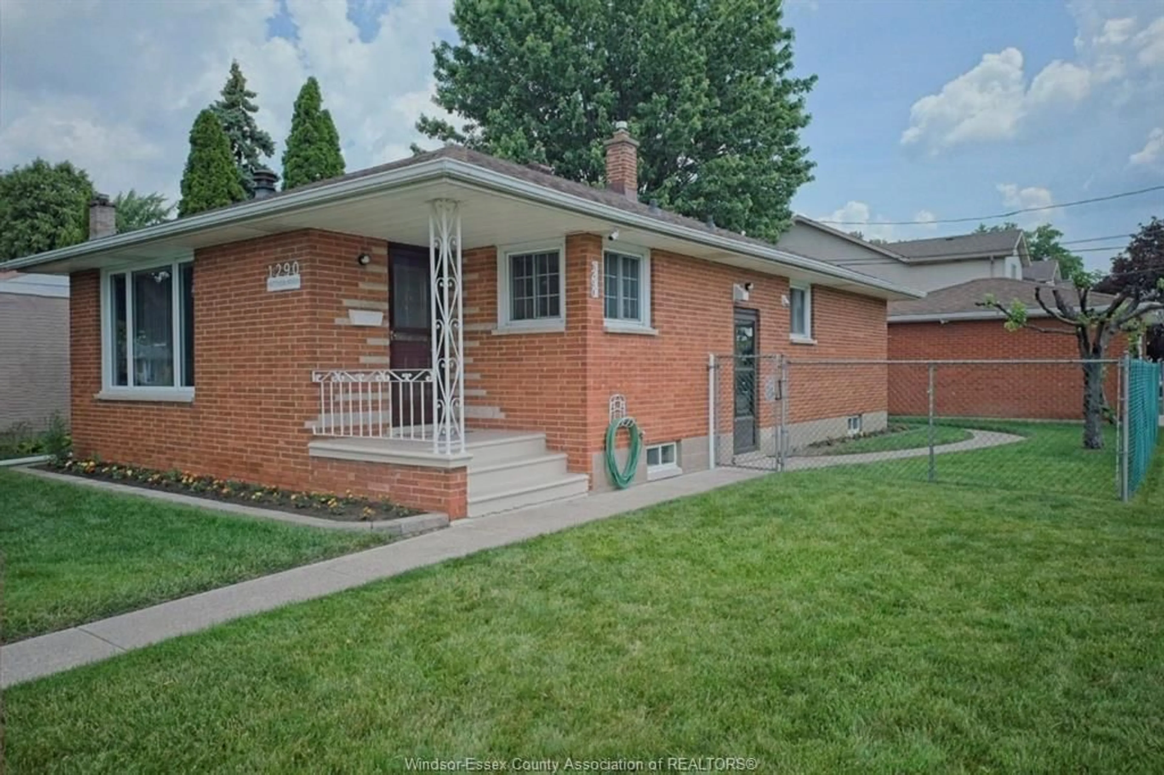 Home with brick exterior material, street for 1290 MATTHEW BRADY Blvd, Windsor Ontario N8S 3K4