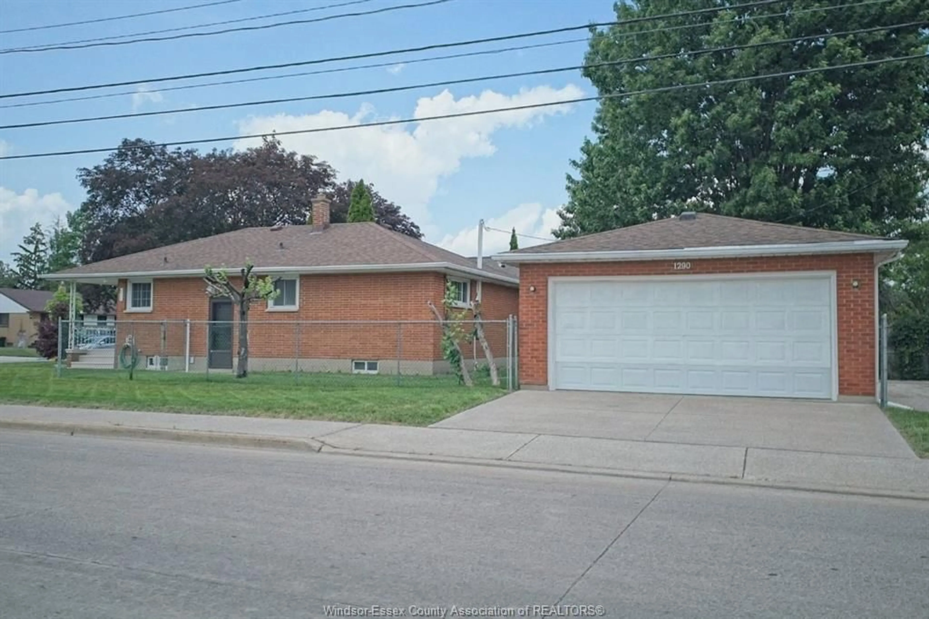 Home with brick exterior material, street for 1290 MATTHEW BRADY Blvd, Windsor Ontario N8S 3K4