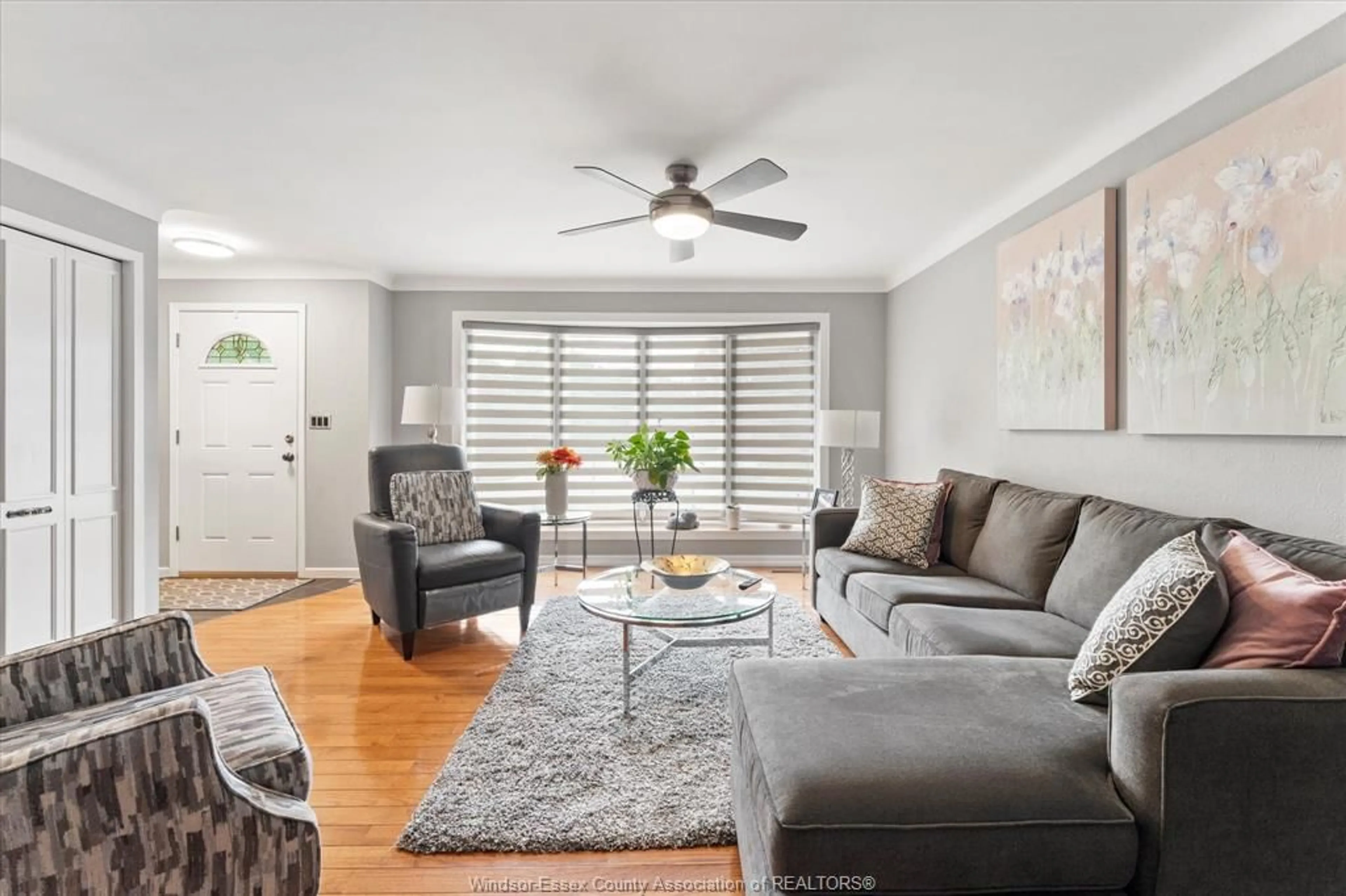 Living room with furniture, unknown for 2550 Dandurand, Windsor Ontario N9E 2C9