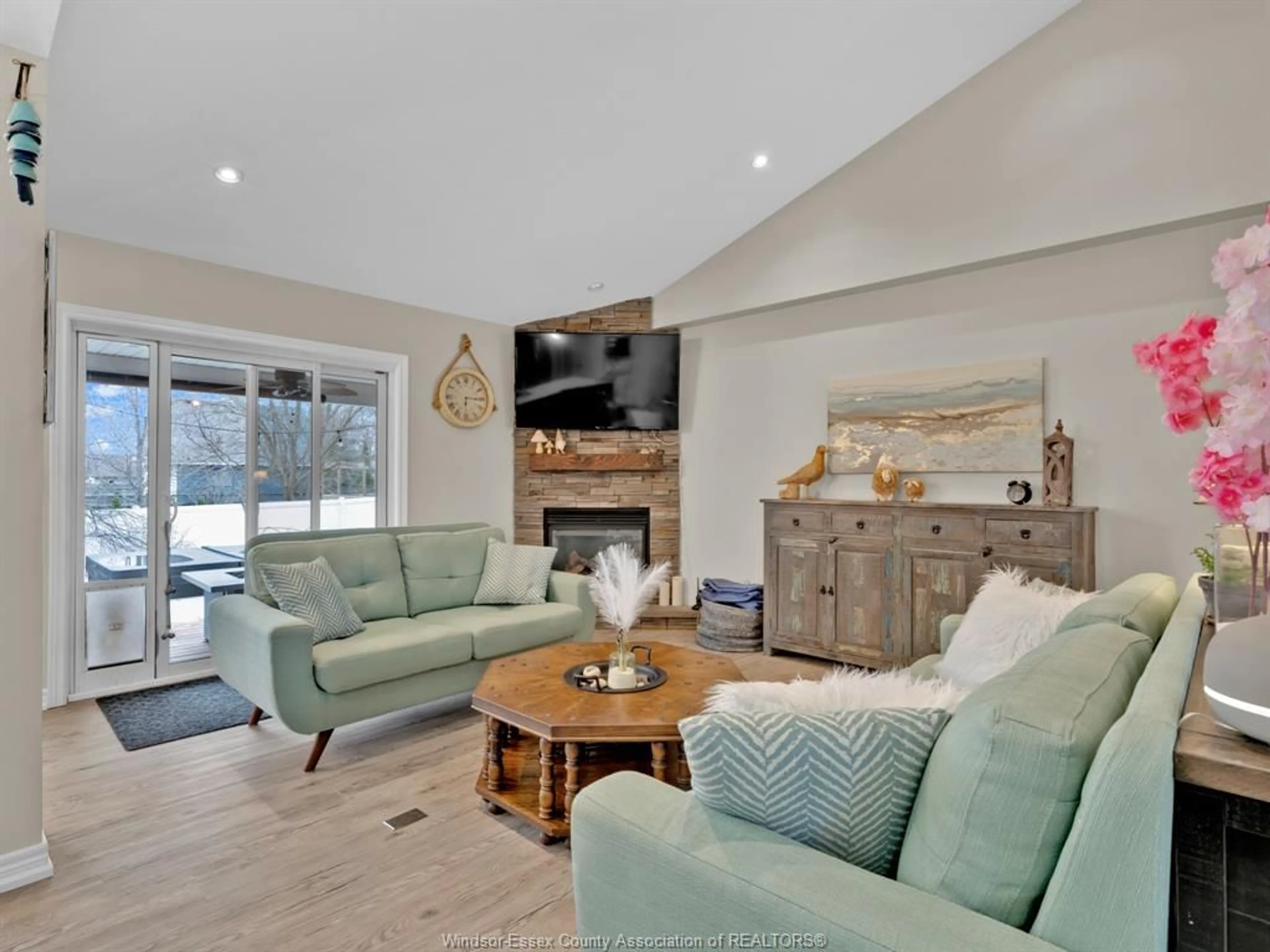 Living room with furniture, unknown for 132 PRINCE ALBERT St, Kingsville Ontario N9Y 1J7
