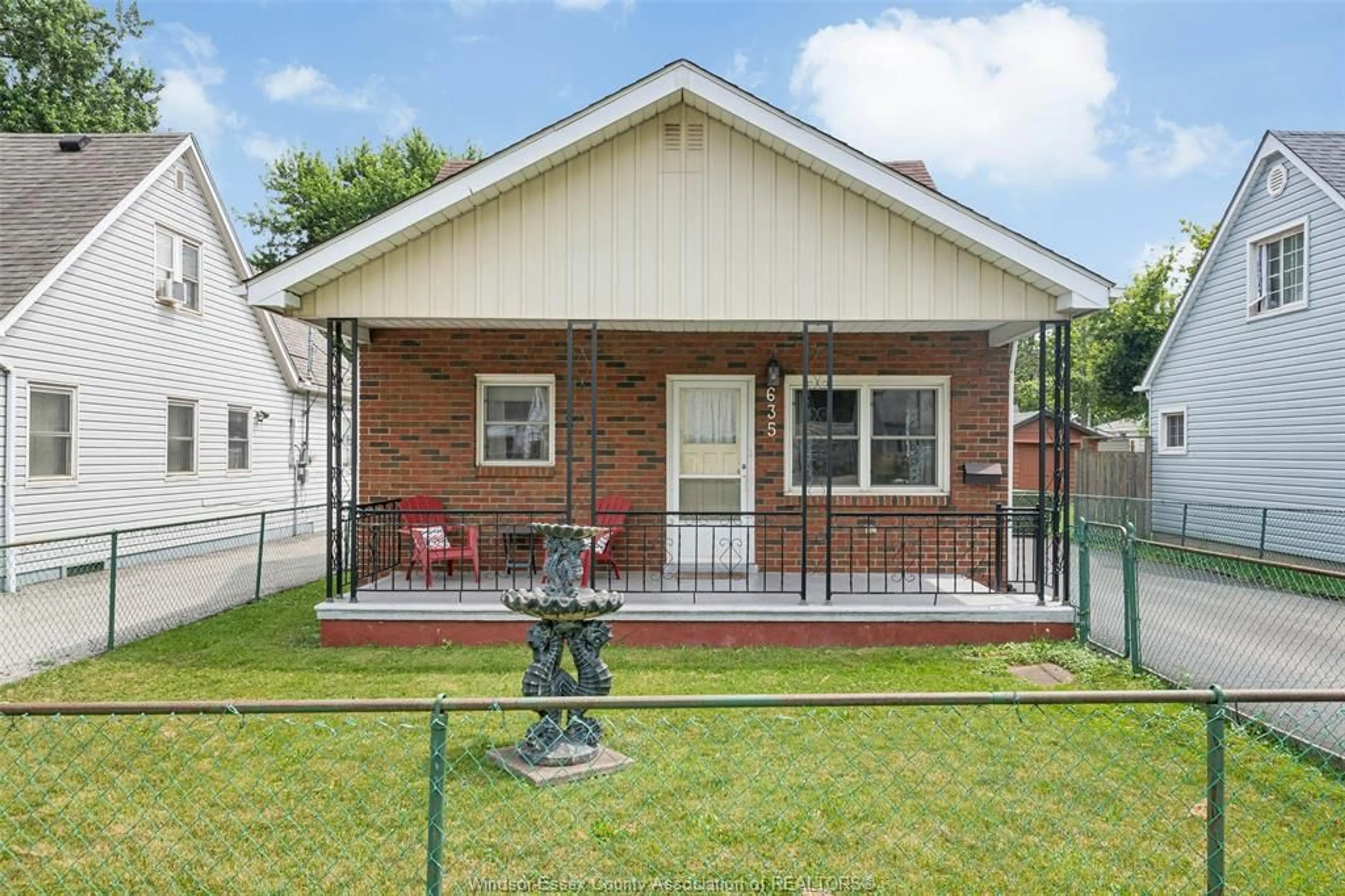 Home with brick exterior material, street for 635 CAPITOL, Windsor Ontario N8X 3E9
