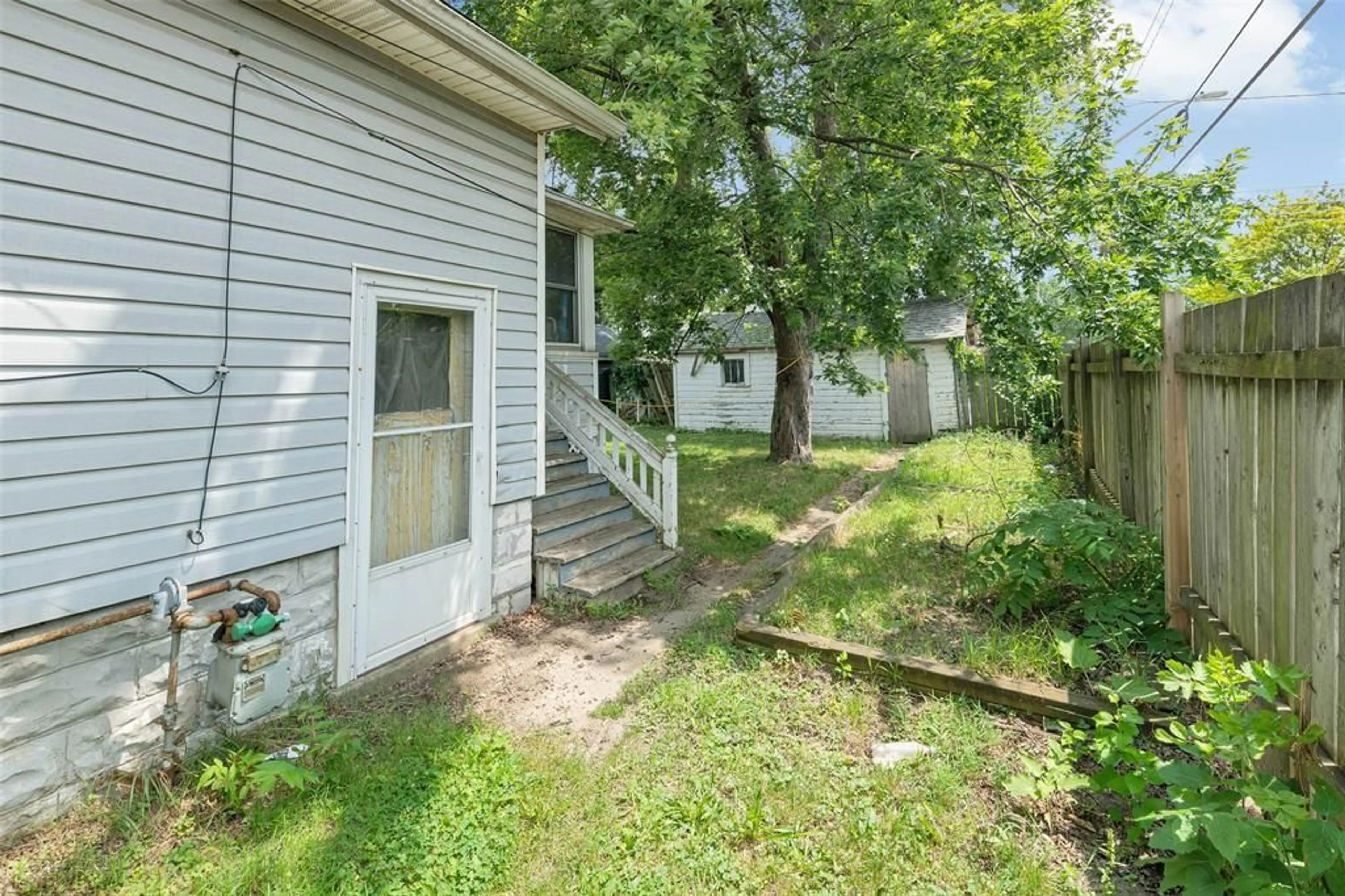 Unknown for 703 CHARLOTTE STREET, Windsor Ontario N8X 3A7