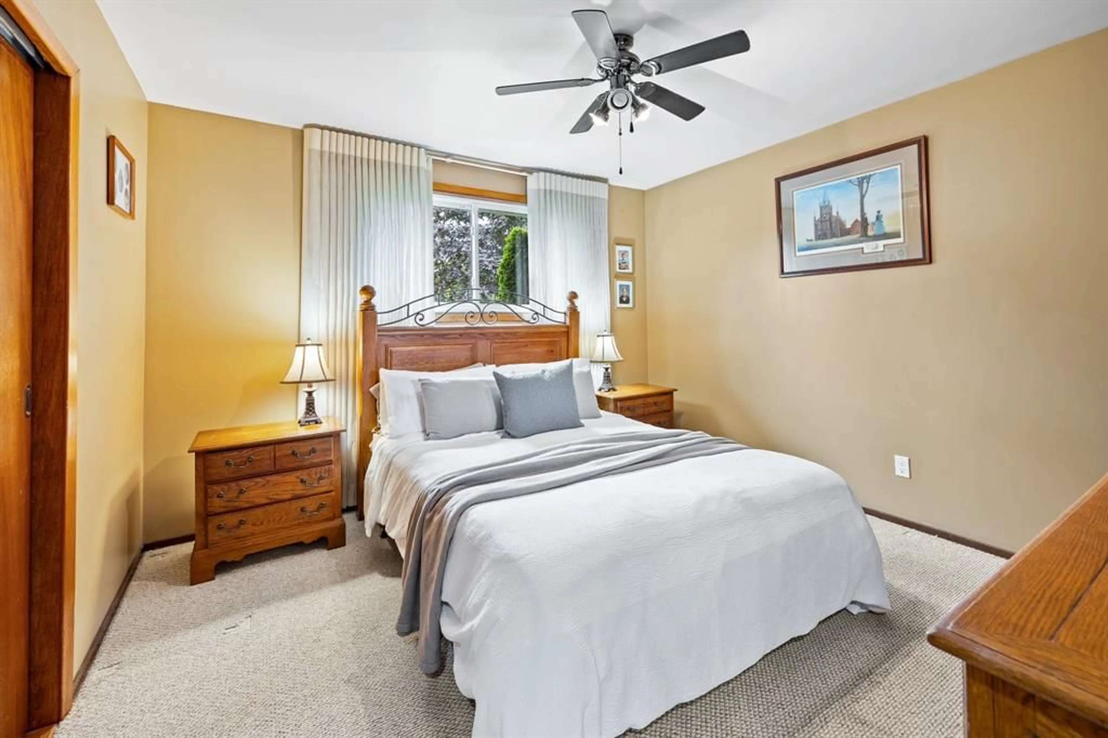 Bedroom with bed, unknown for 128 HUNTER Ave, Amherstburg Ontario N9V 1W2