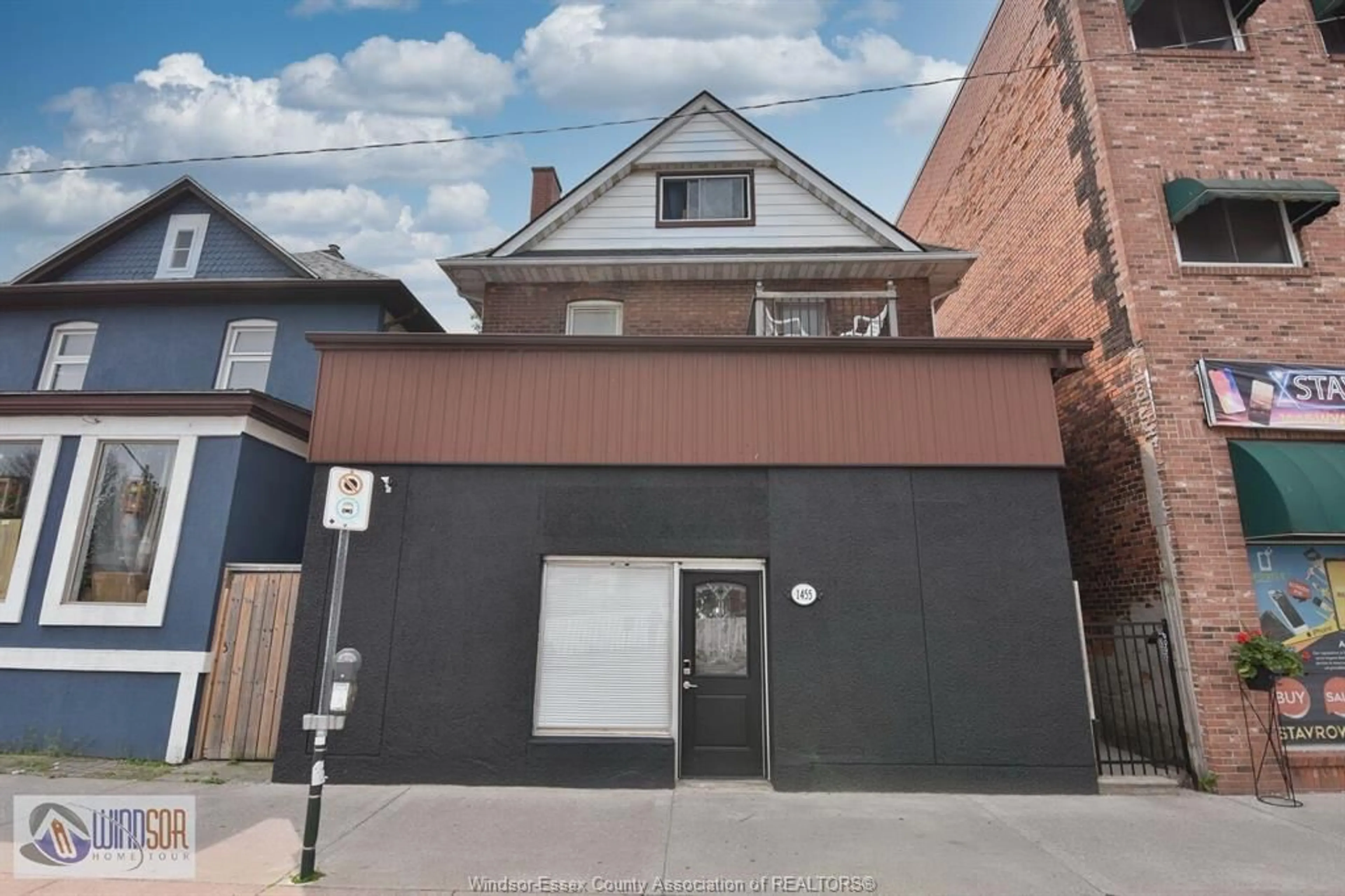 A pic from outside/outdoor area/front of a property/back of a property/a pic from drone, street for 1453-55 WYANDOTTE ST E, Windsor Ontario N9A 3L1