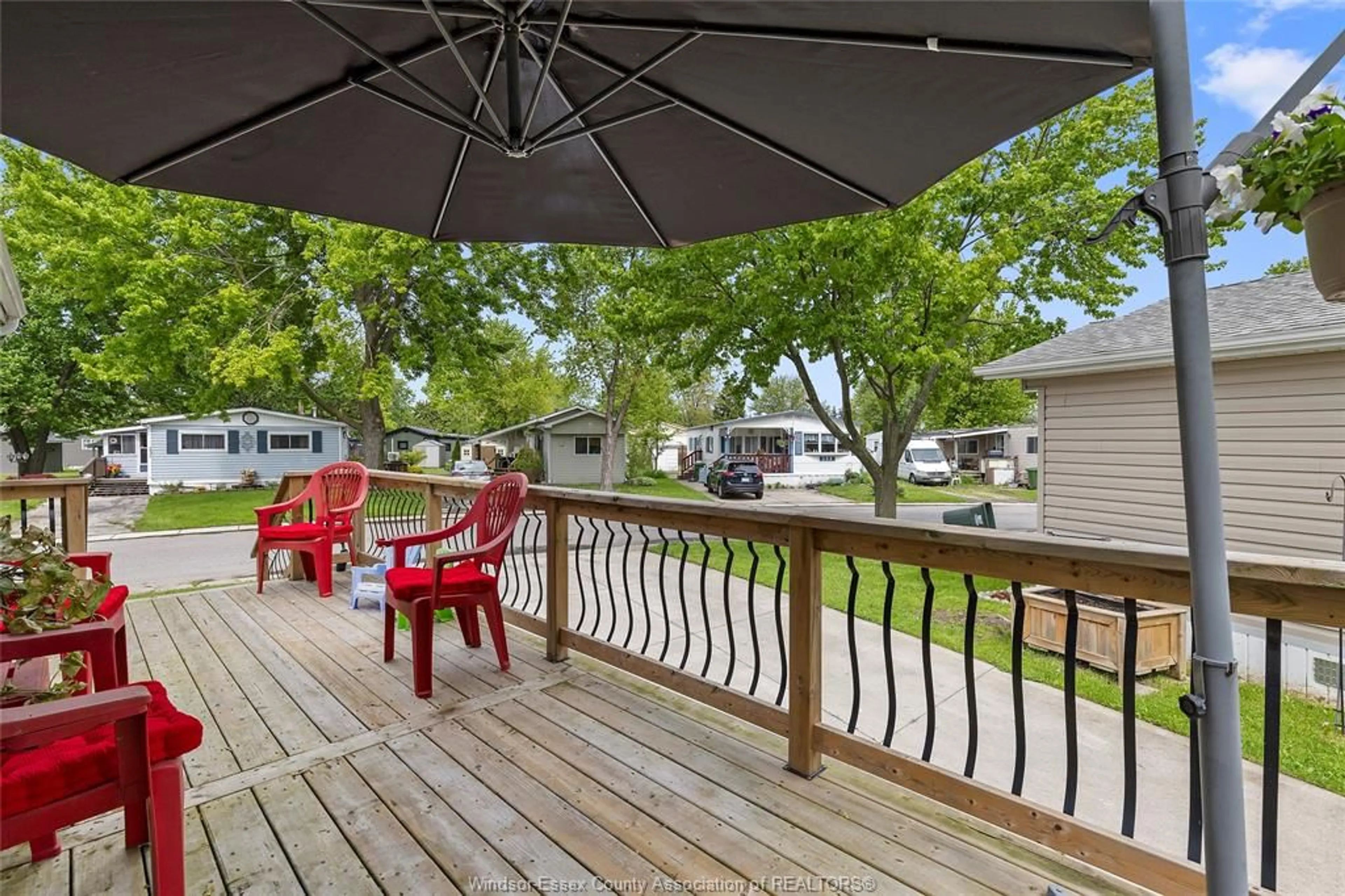 Patio, water/lake/river/ocean view for 191 STEVEN Crt, Essex Ontario N8M 2A8