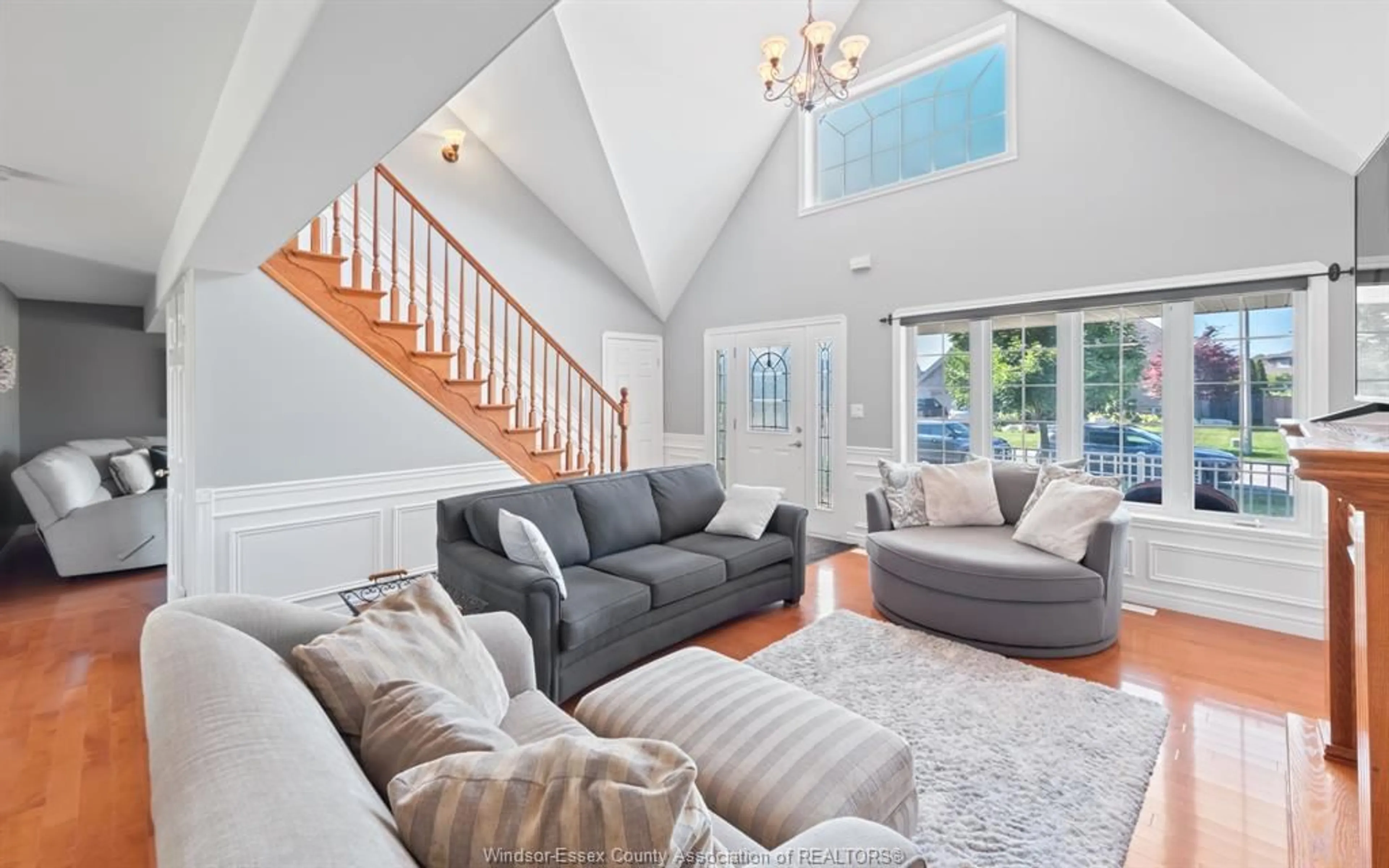 Living room with furniture, unknown for 263 GOLFVIEW DRIVE, Amherstburg Ontario N9V 4C3