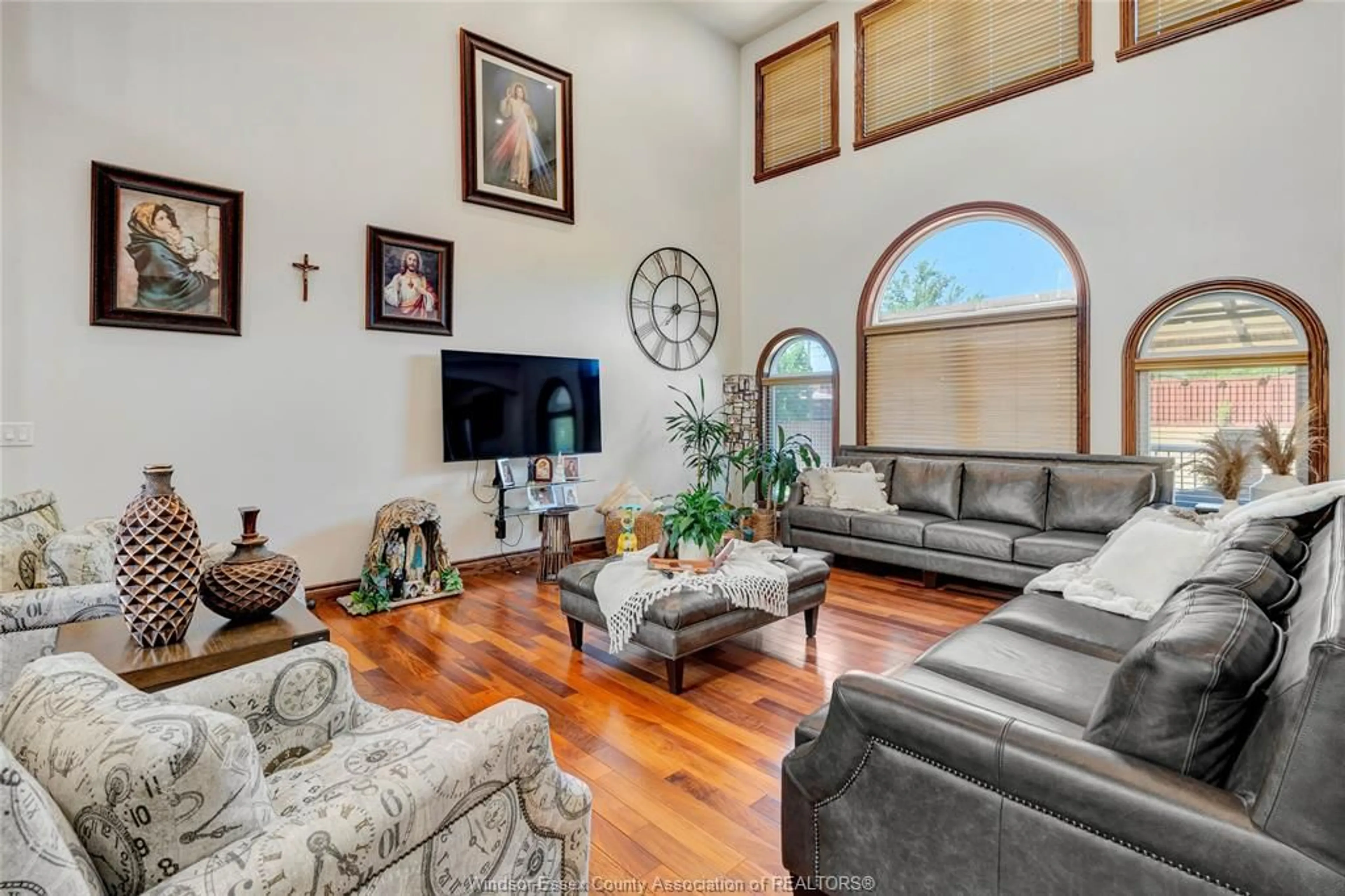 Living room with furniture, unknown for 201 ELLISON Ave, Leamington Ontario N8H 5J2