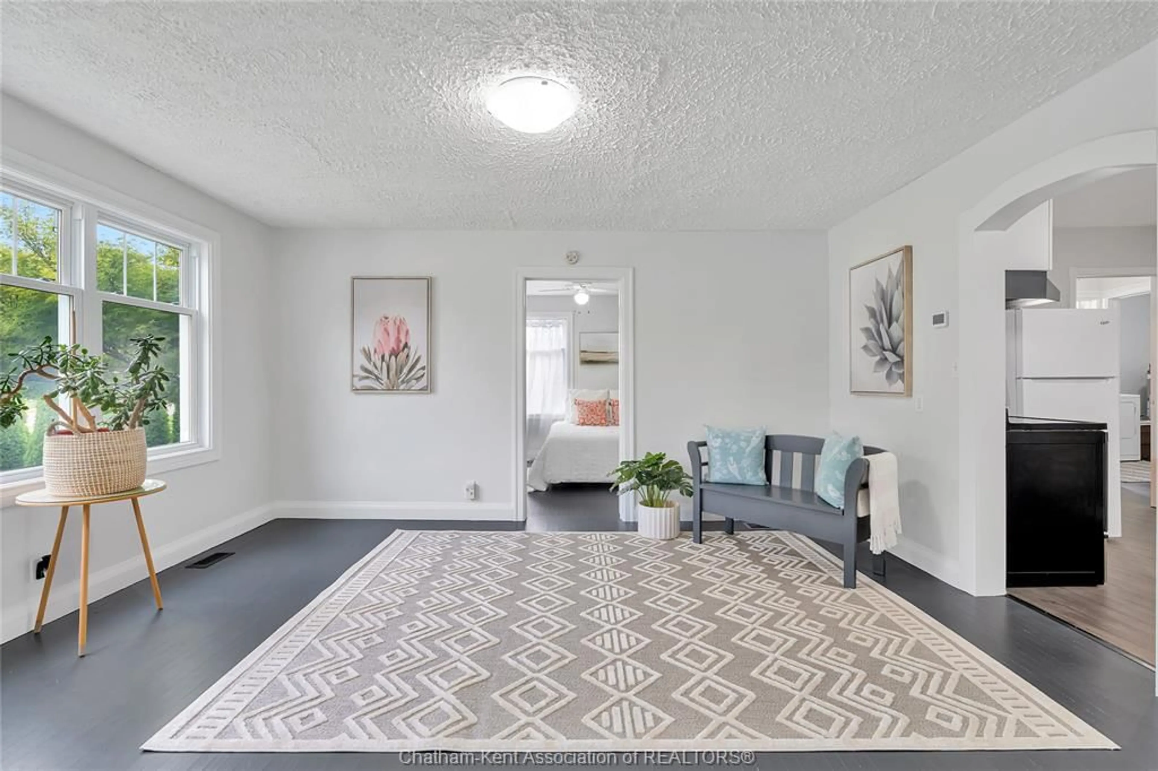 Indoor entryway for 388 INDIAN CREEK Rd, Chatham Ontario N7M 2E2