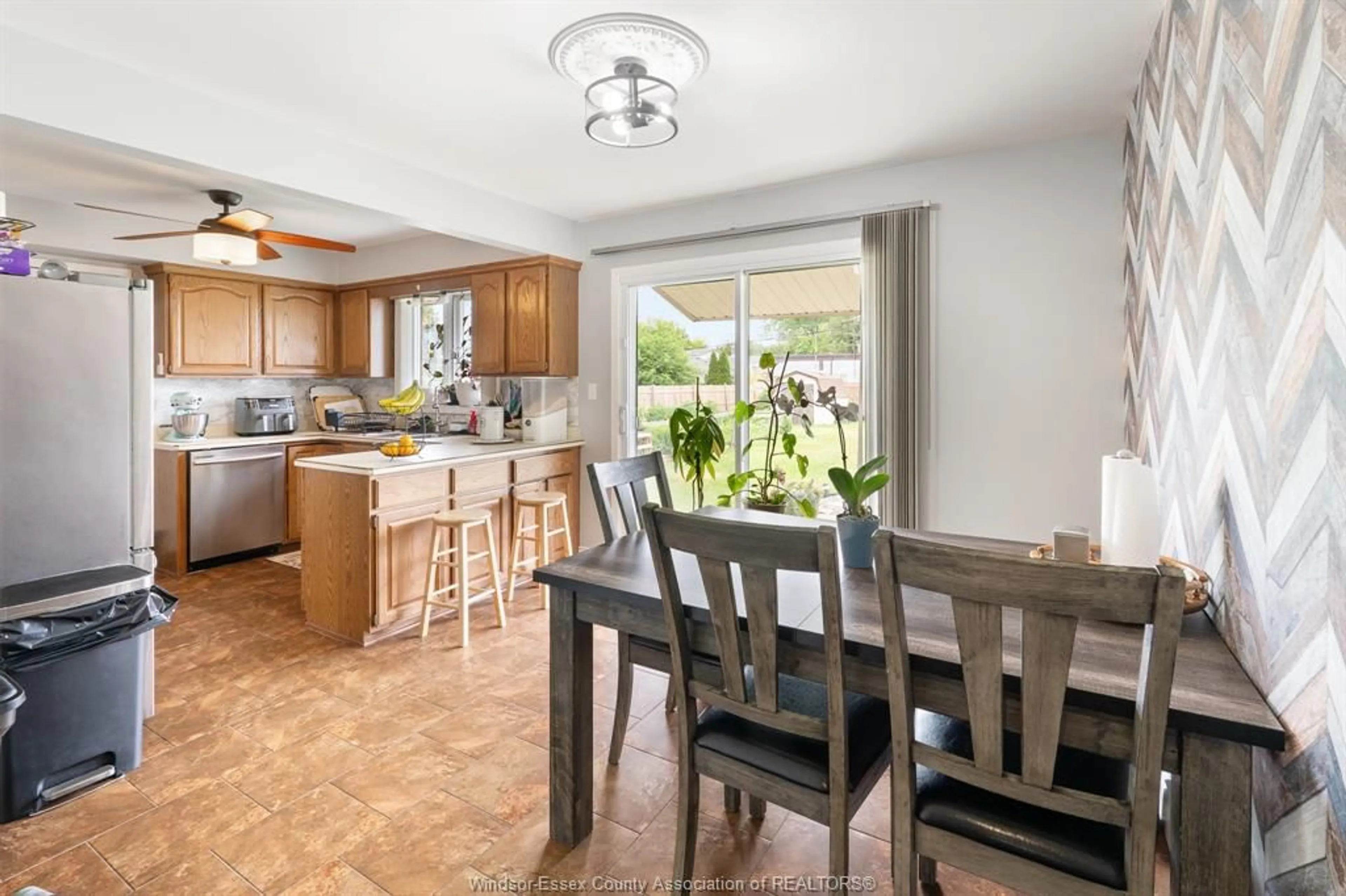 Open concept kitchen, unknown for 154 DANFORTH Ave, Leamington Ontario N8H 2R2