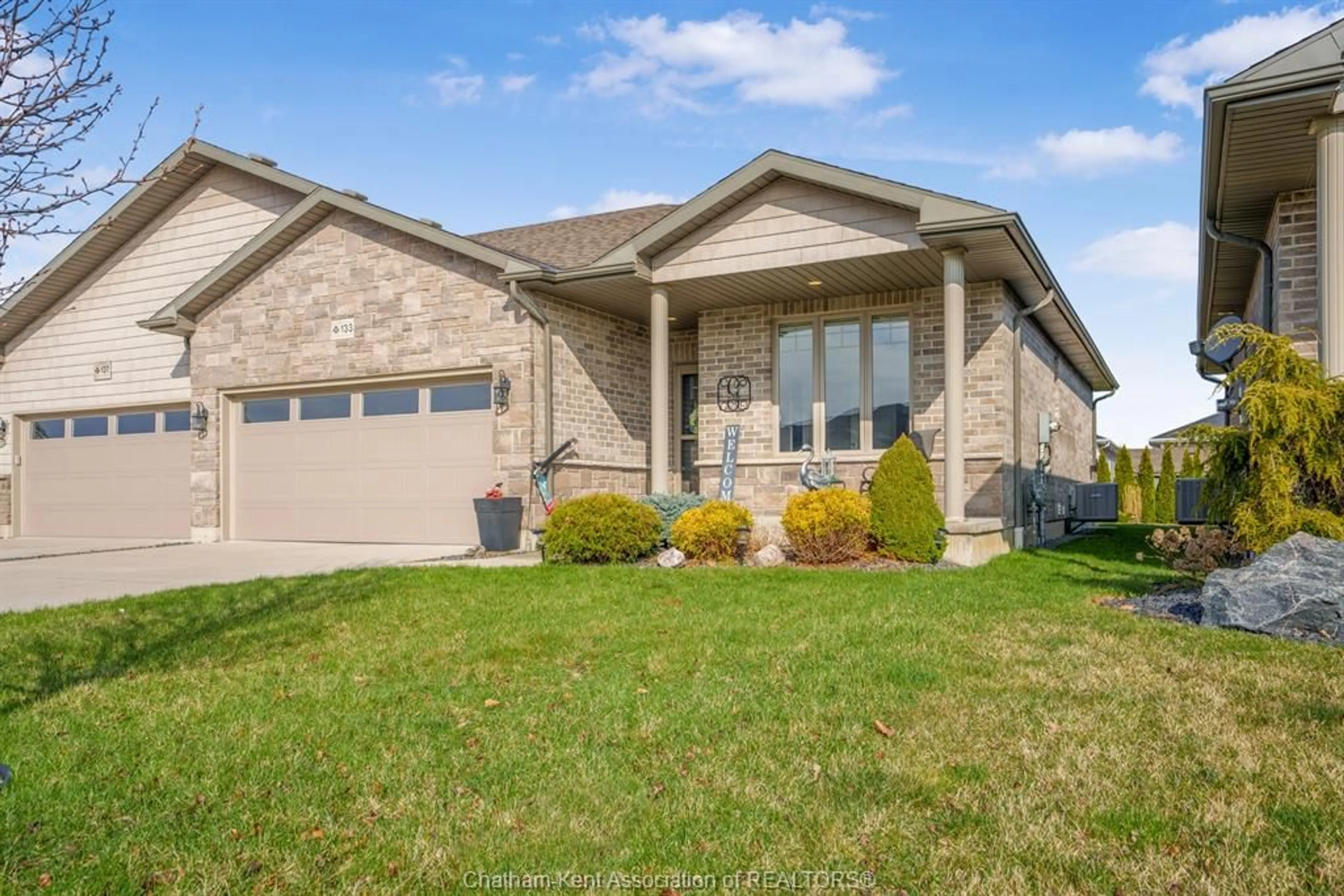 Home with brick exterior material, street for 133 COTTAGE Pl, Chatham Ontario N7L 0B7