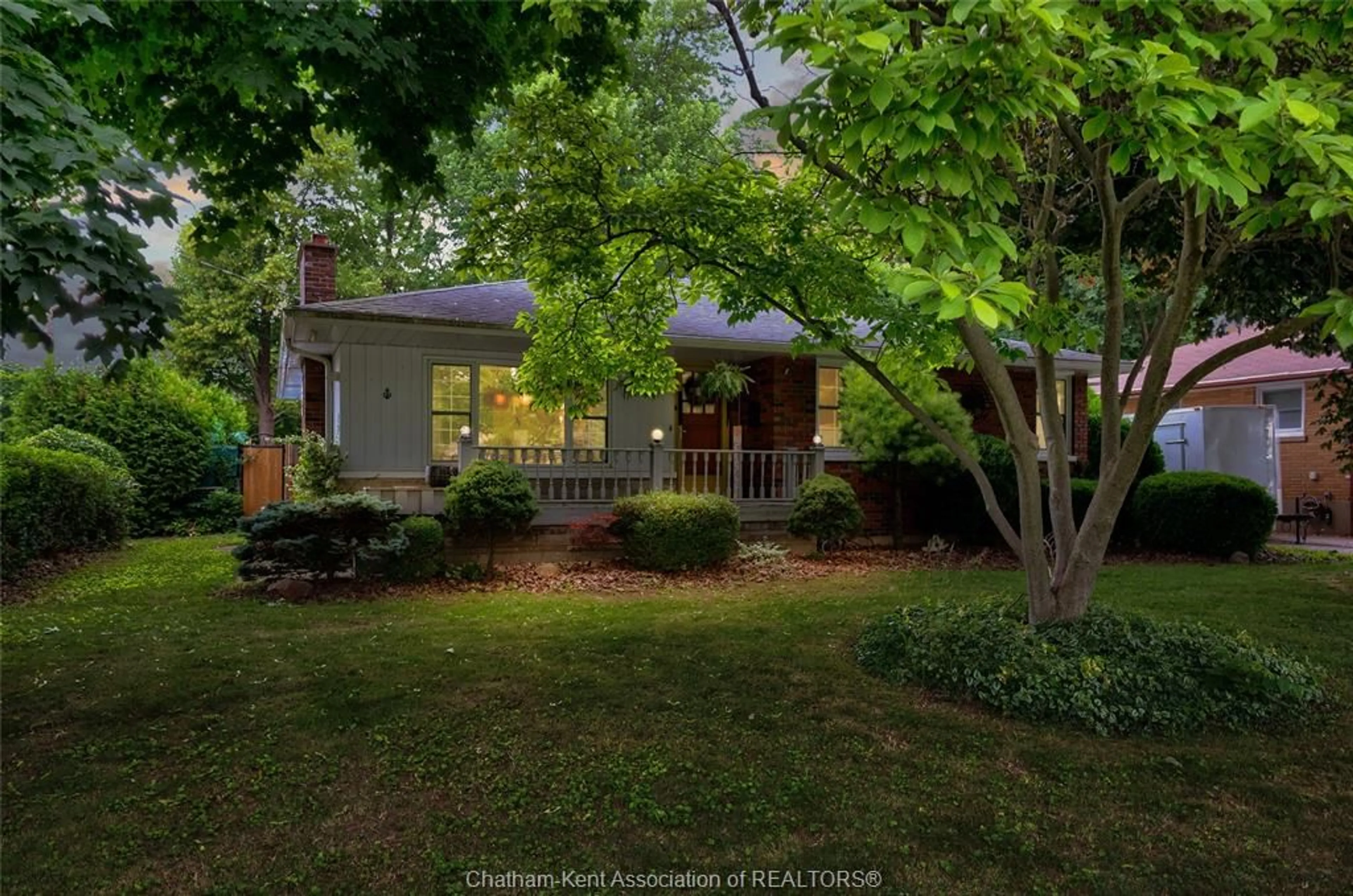 A pic from outside/outdoor area/front of a property/back of a property/a pic from drone, street for 127 Coatsworth Ave, Chatham Ontario N7L 1P7