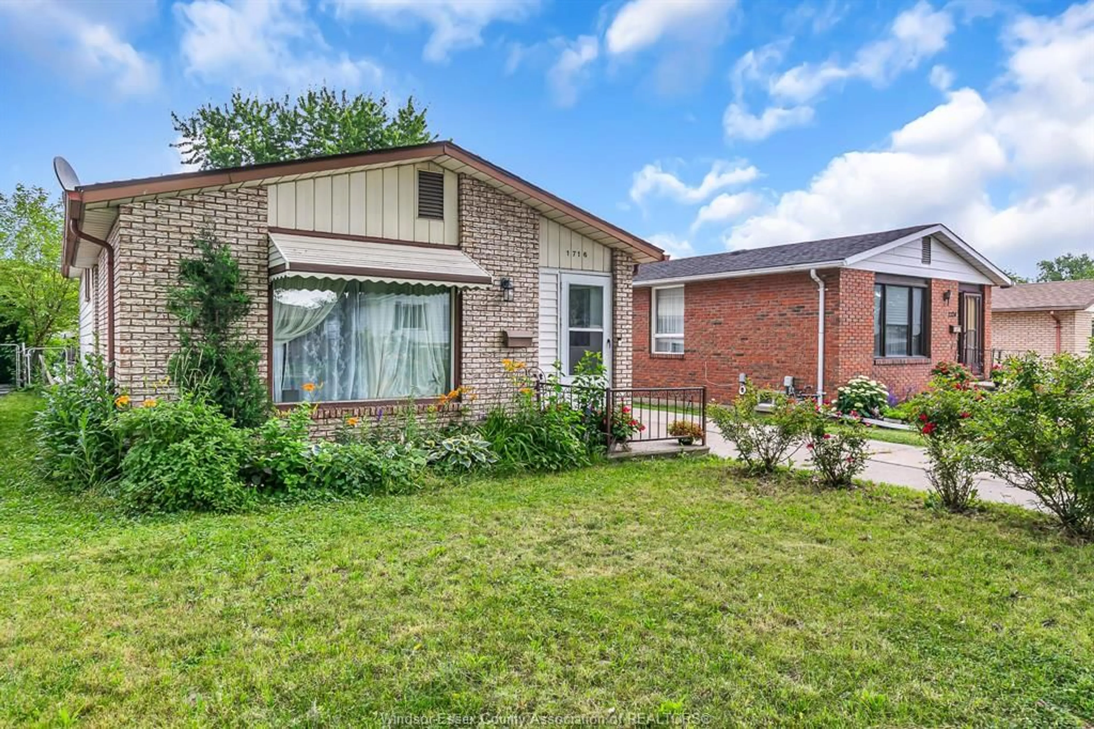 Home with brick exterior material, street for 1716 SOUTHDALE, Windsor Ontario N8W 4X1