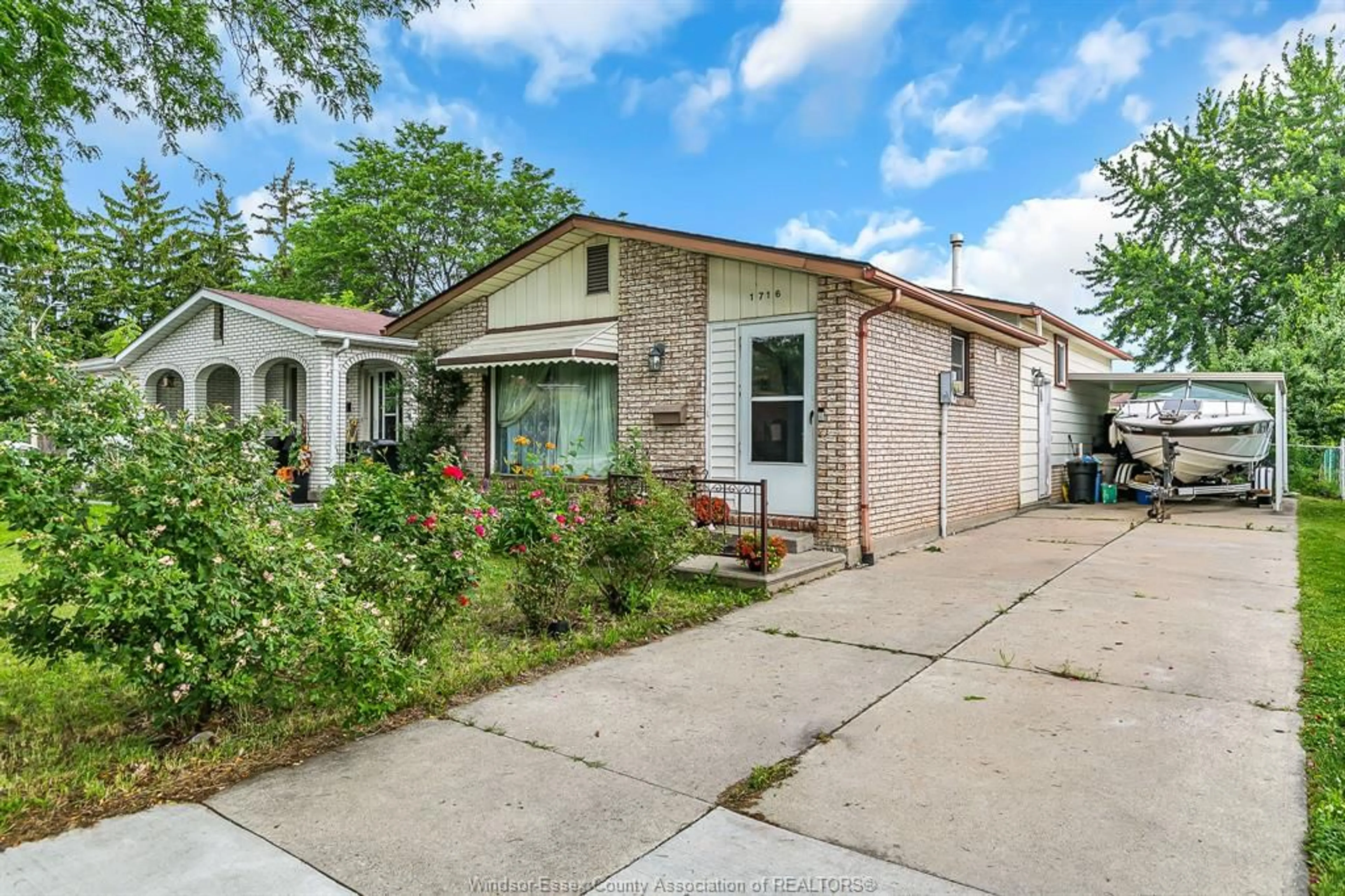 Home with brick exterior material, street for 1716 SOUTHDALE, Windsor Ontario N8W 4X1