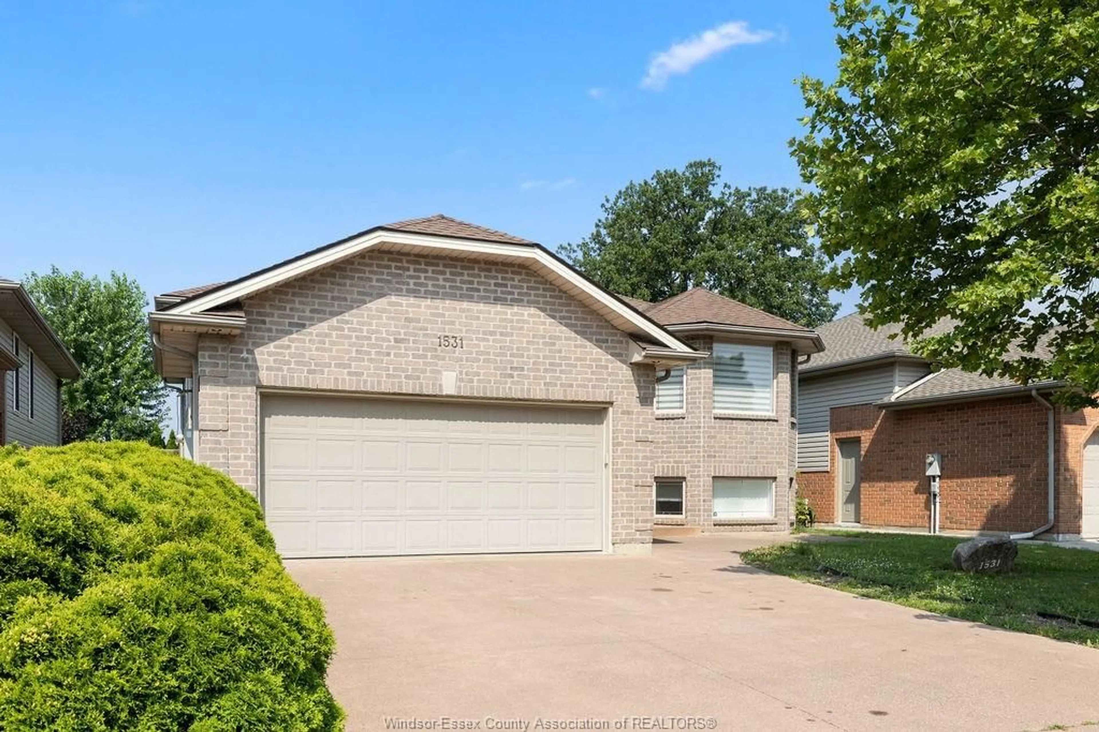 Home with brick exterior material, street for 1531 CLOVER Ave, Windsor Ontario N8P 1R2