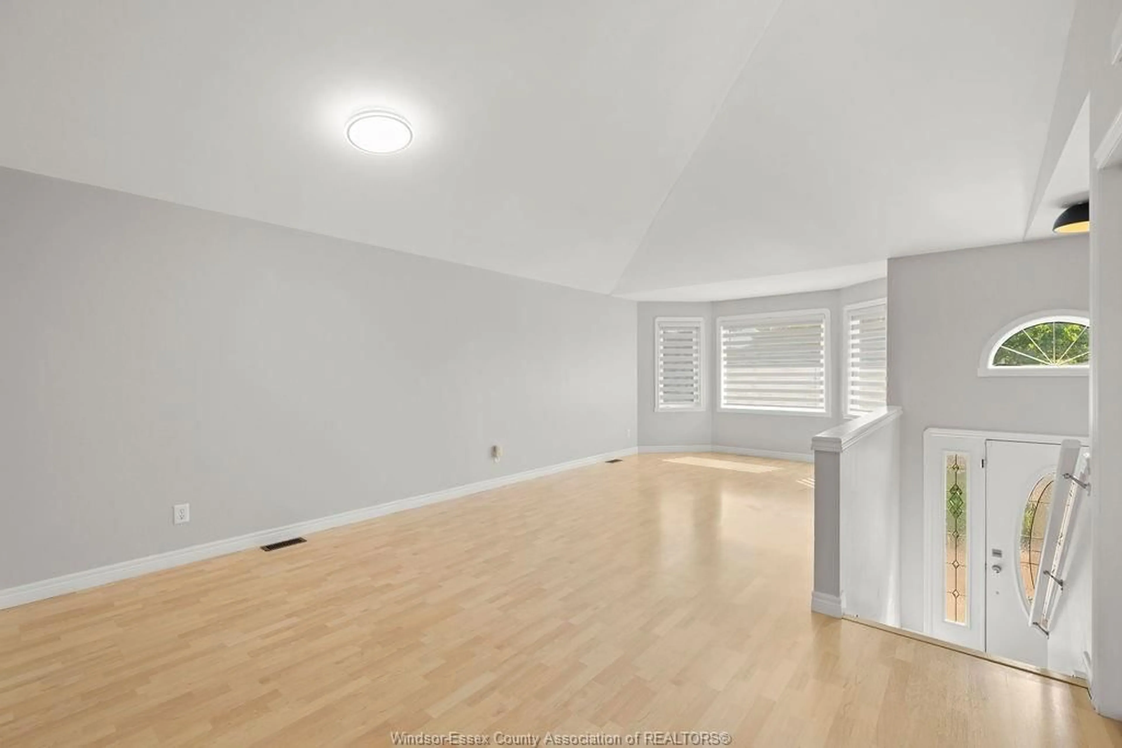 A pic of a room for 1531 CLOVER Ave, Windsor Ontario N8P 1R2