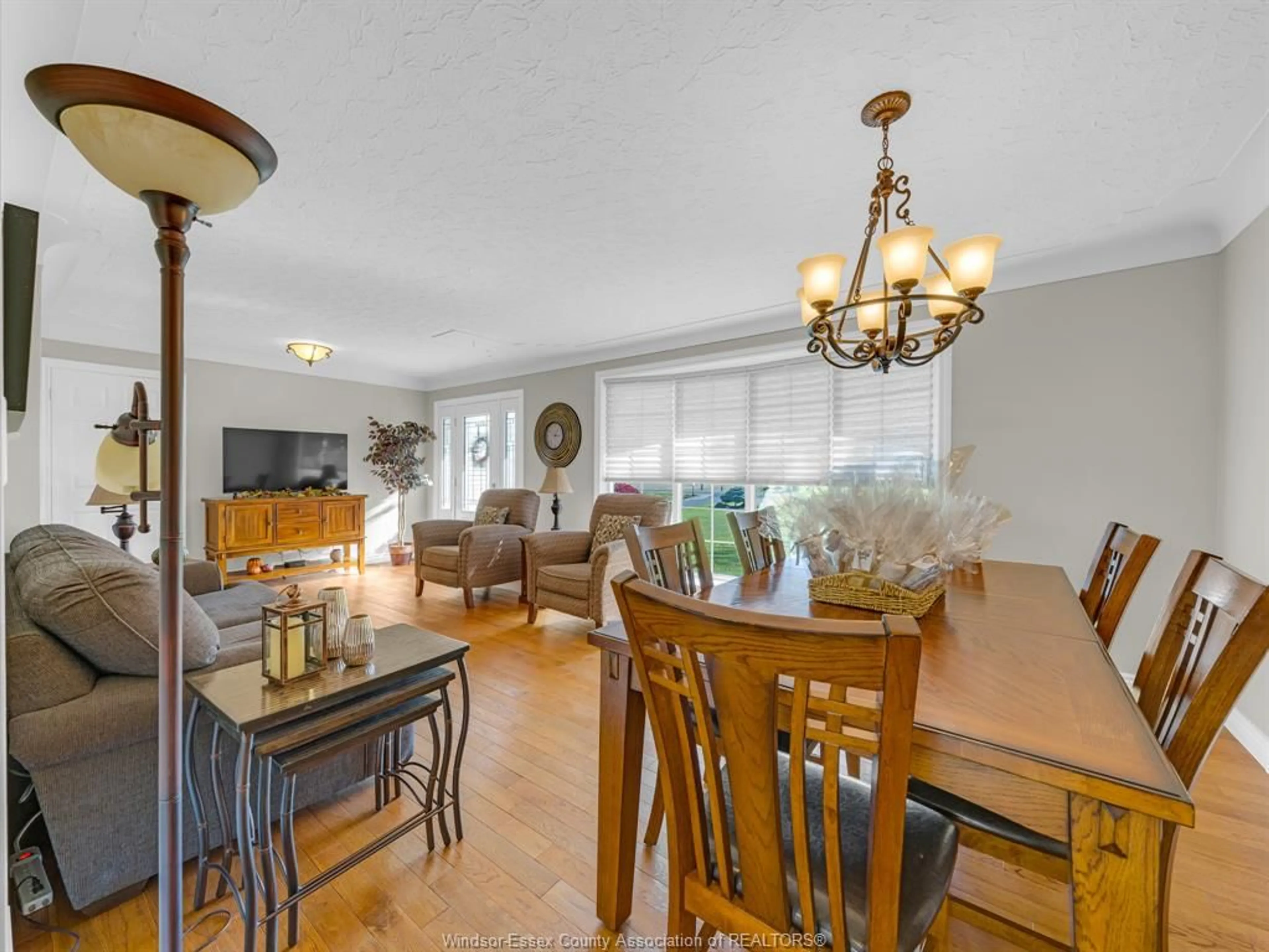 Dining room, wood/laminate floor for 1539 MERSEA RD 2, Leamington Ontario N8H 3V7