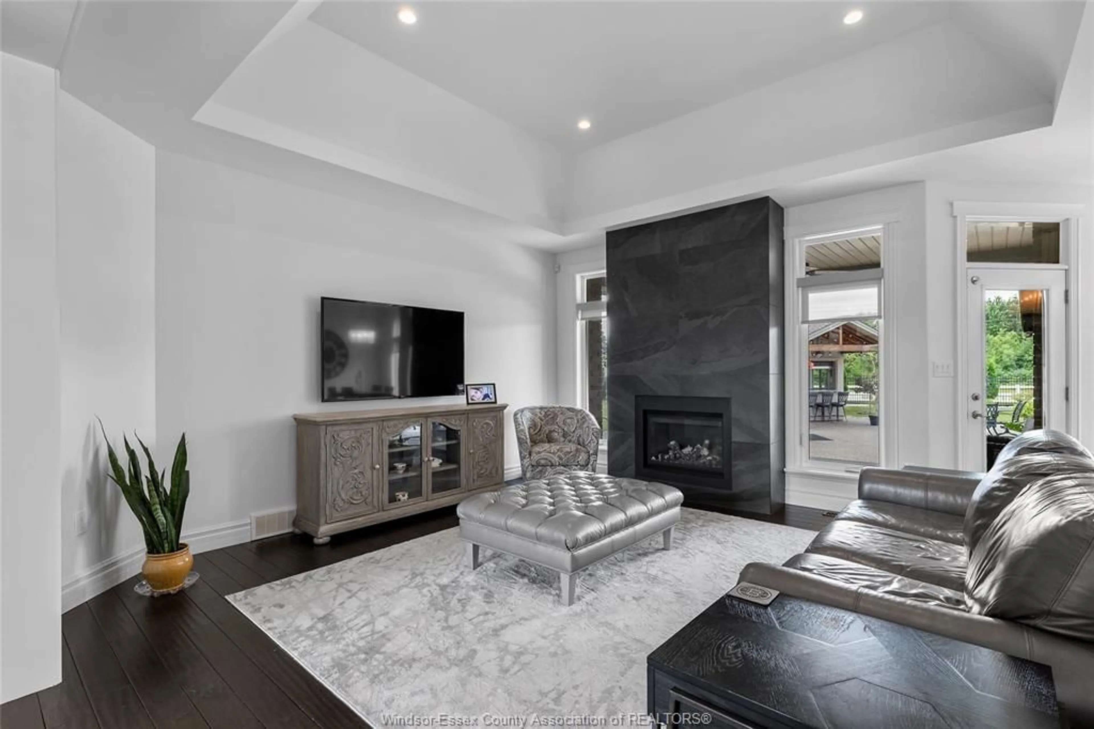 Living room with furniture, unknown for 547 RIVERDOWNS Ave, Lakeshore Ontario N8L 0A2