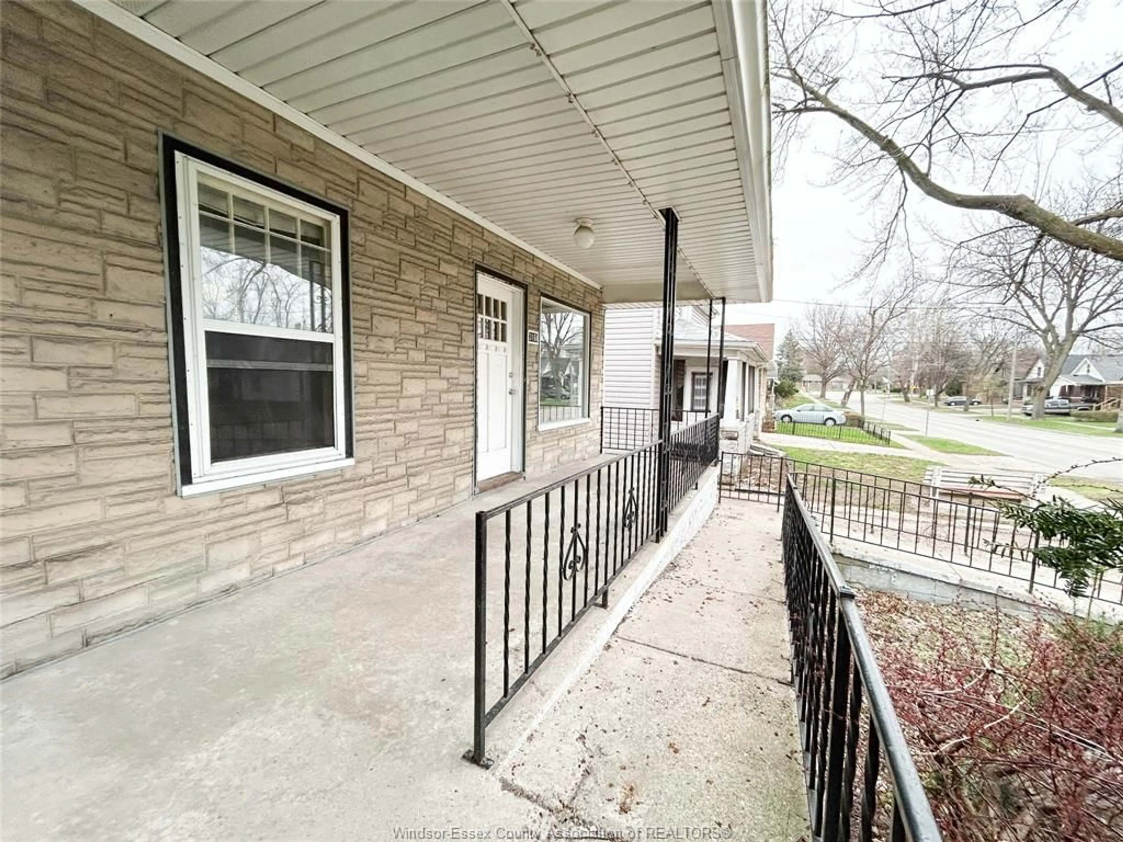 Unknown for 3168 WYANDOTTE St, Windsor Ontario N9C 1M6
