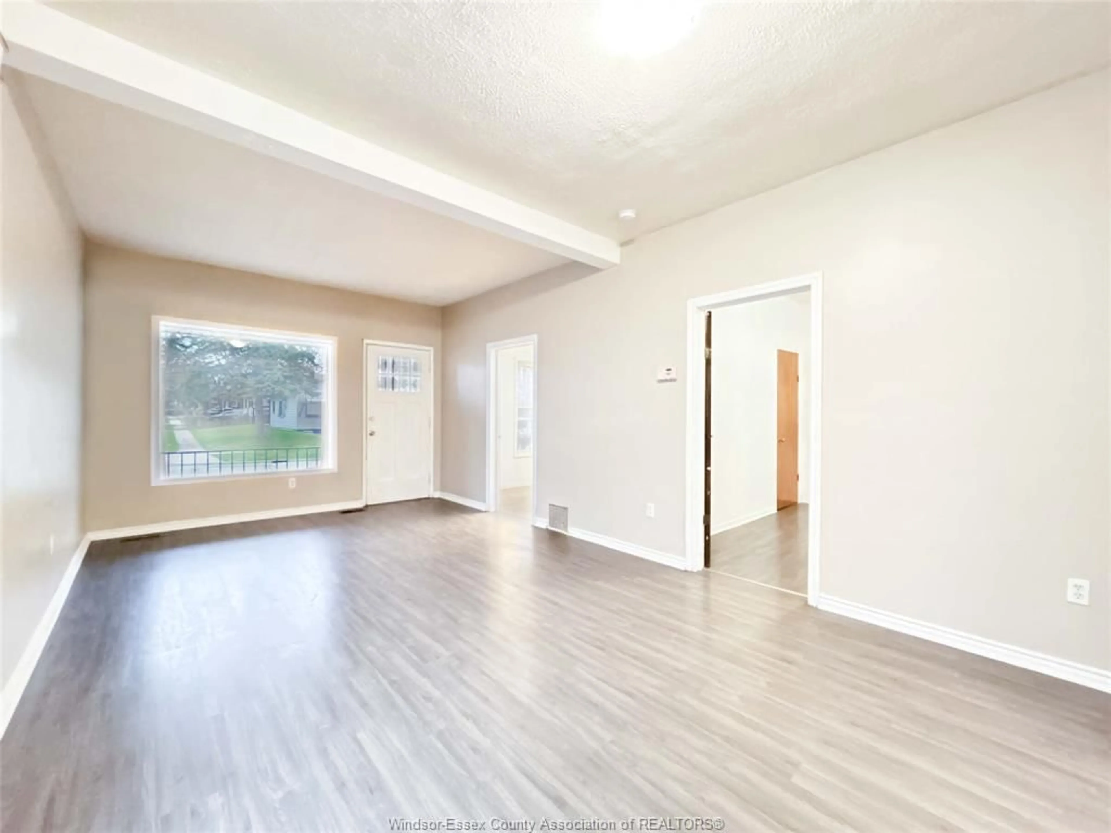 A pic of a room for 3168 WYANDOTTE St, Windsor Ontario N9C 1M6