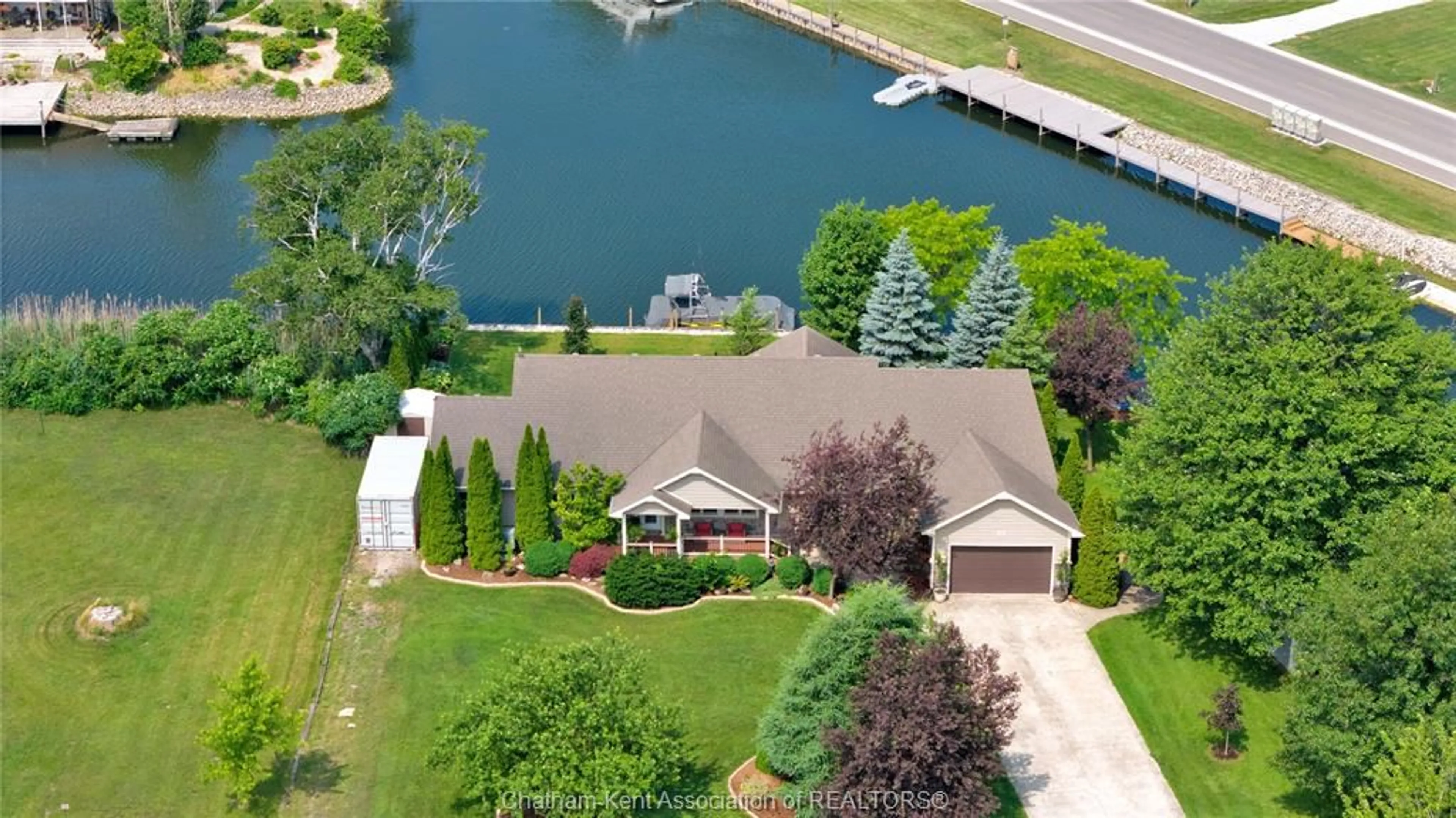 A pic from outside/outdoor area/front of a property/back of a property/a pic from drone, water/lake/river/ocean view for 695 RIVAIT Dr, Lighthouse Cove Ontario N0P 2L0