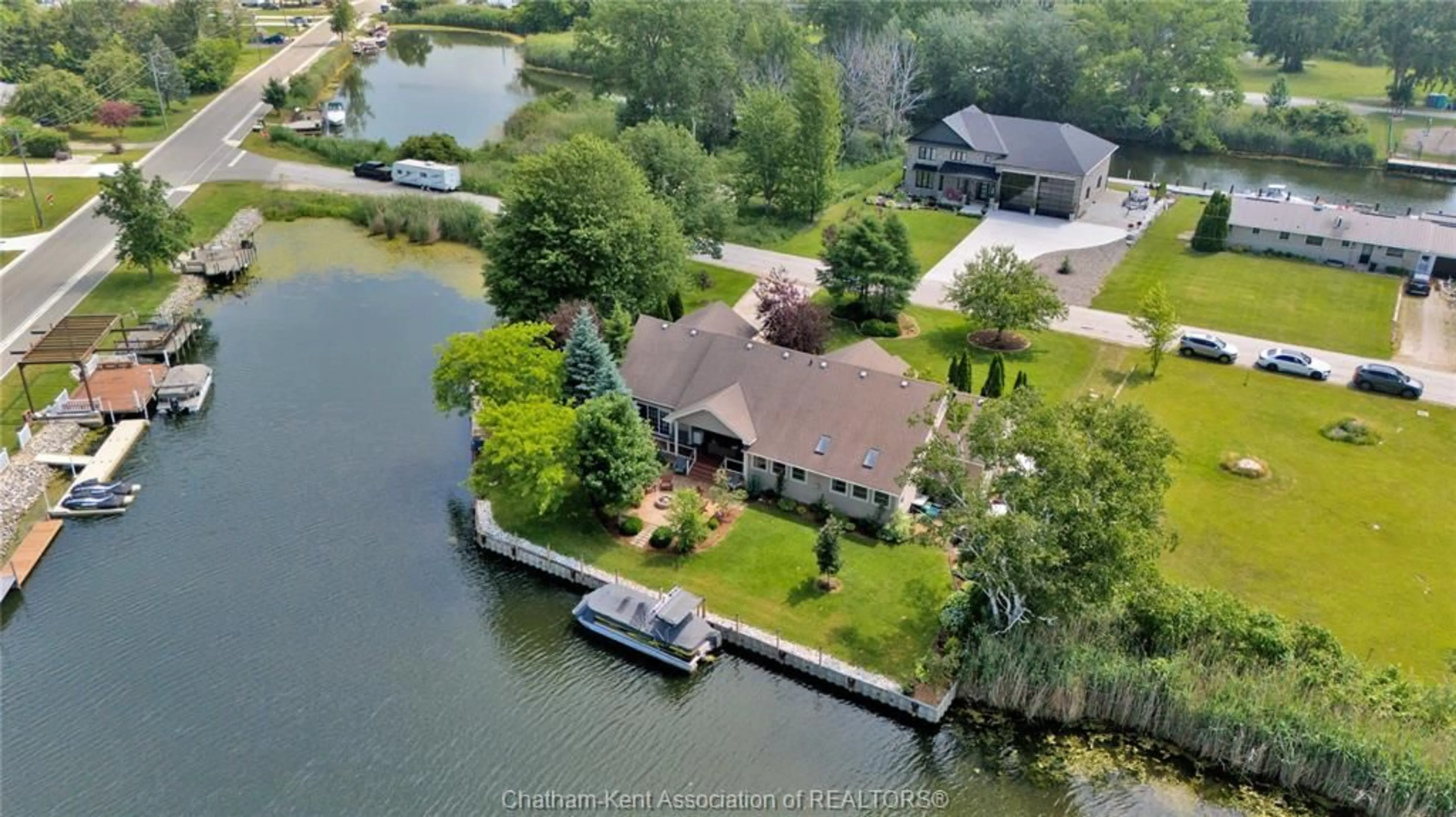 A pic from outside/outdoor area/front of a property/back of a property/a pic from drone, water/lake/river/ocean view for 695 RIVAIT Dr, Lighthouse Cove Ontario N0P 2L0