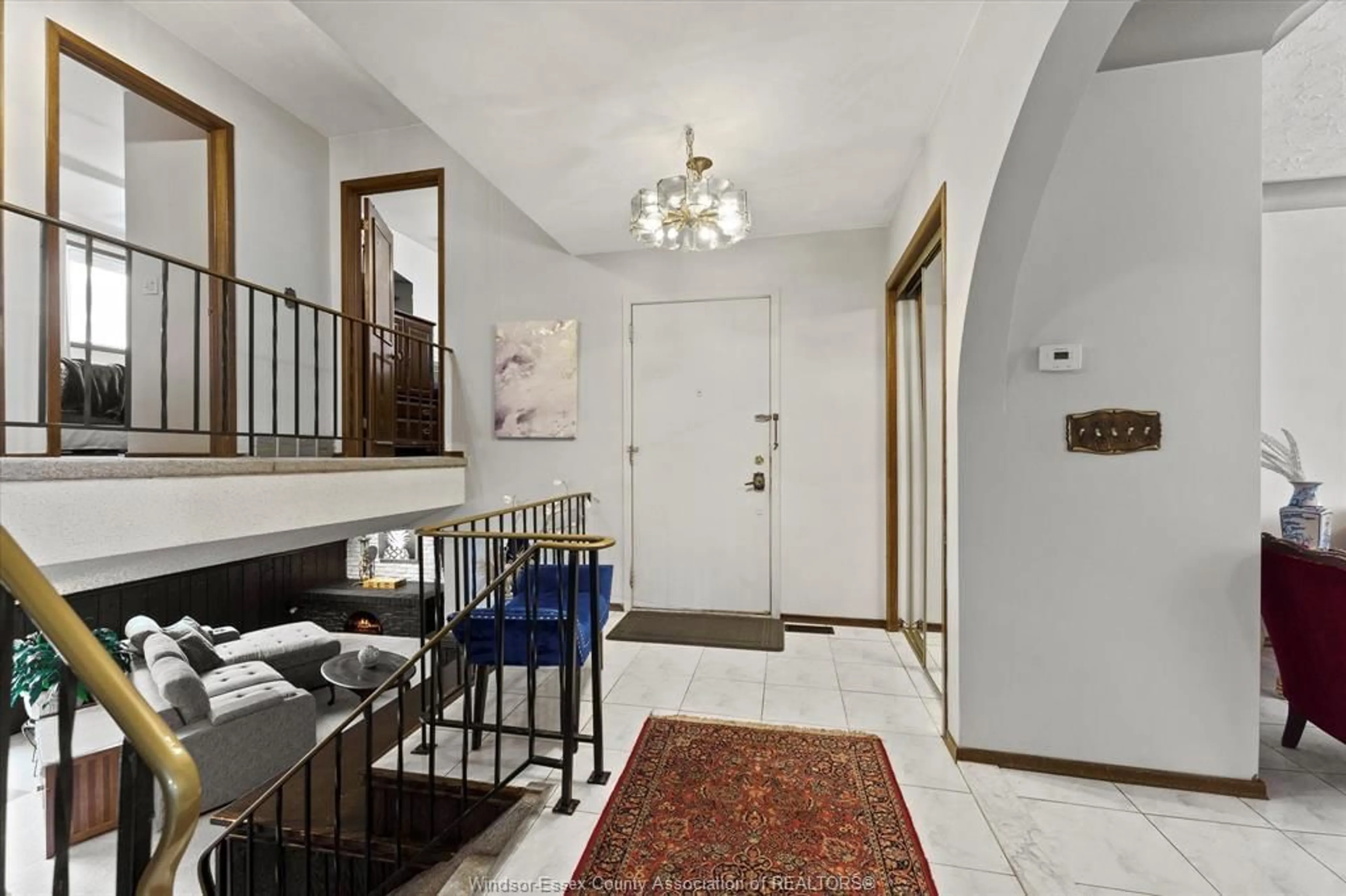 Indoor foyer for 3310 WILDWOOD DRIVE, Windsor Ontario N8R 1X2