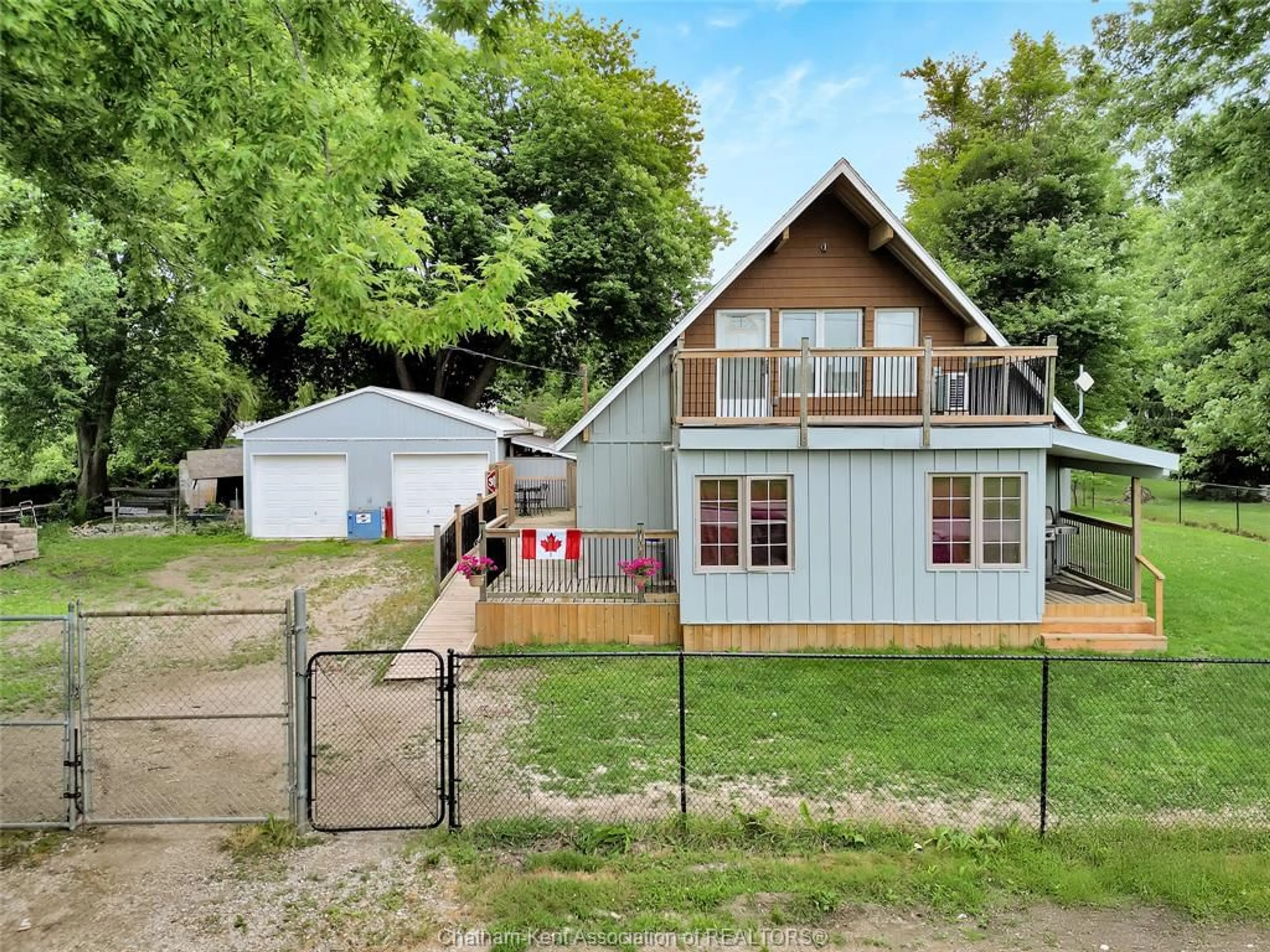 A pic from outside/outdoor area/front of a property/back of a property/a pic from drone, unknown for 238 Peel St, Shrewsbury Ontario N0P 1A0