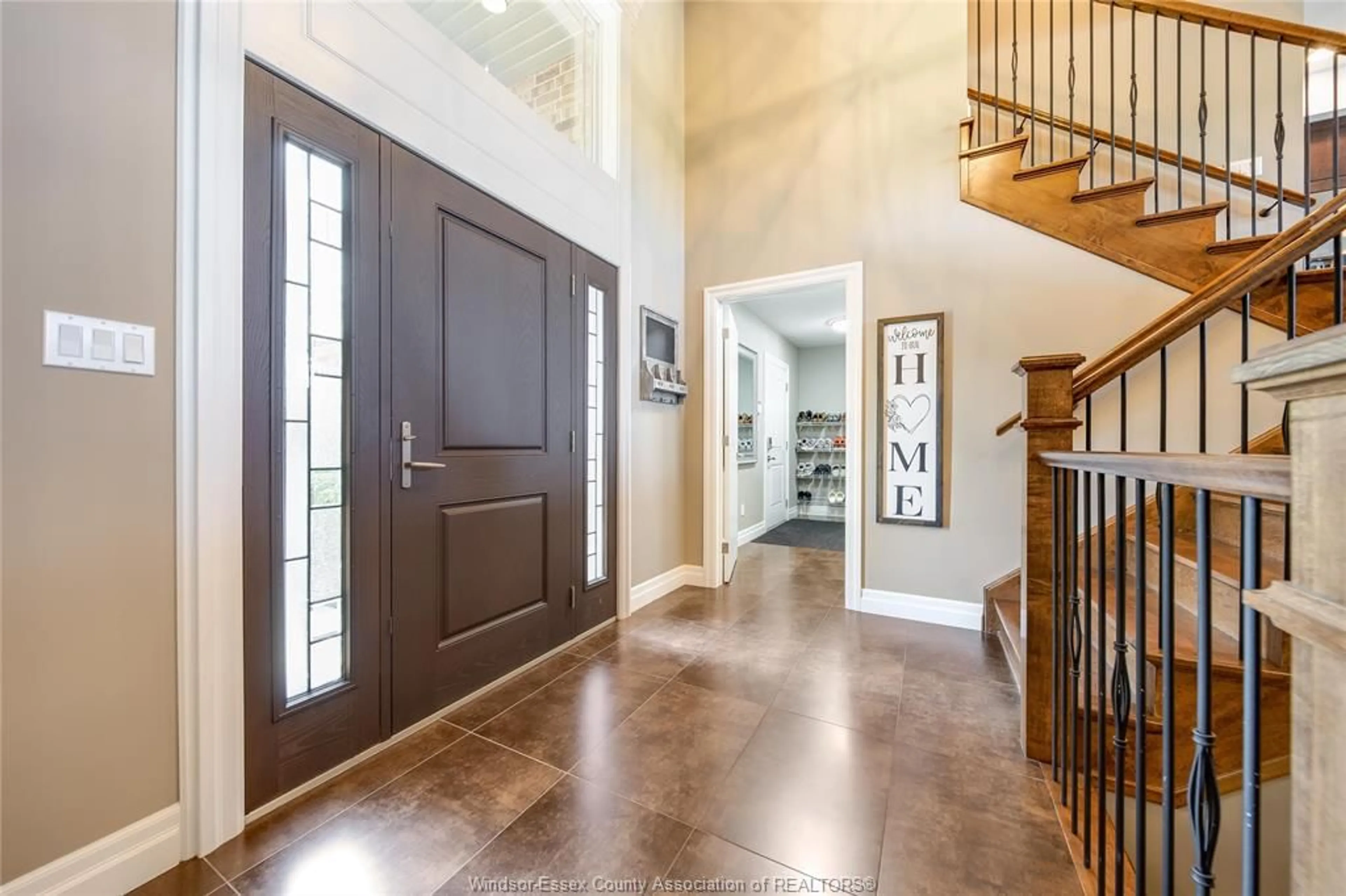 Indoor entryway for 3425 11TH CONCESSION Rd, Maidstone Ontario N0R 1K0