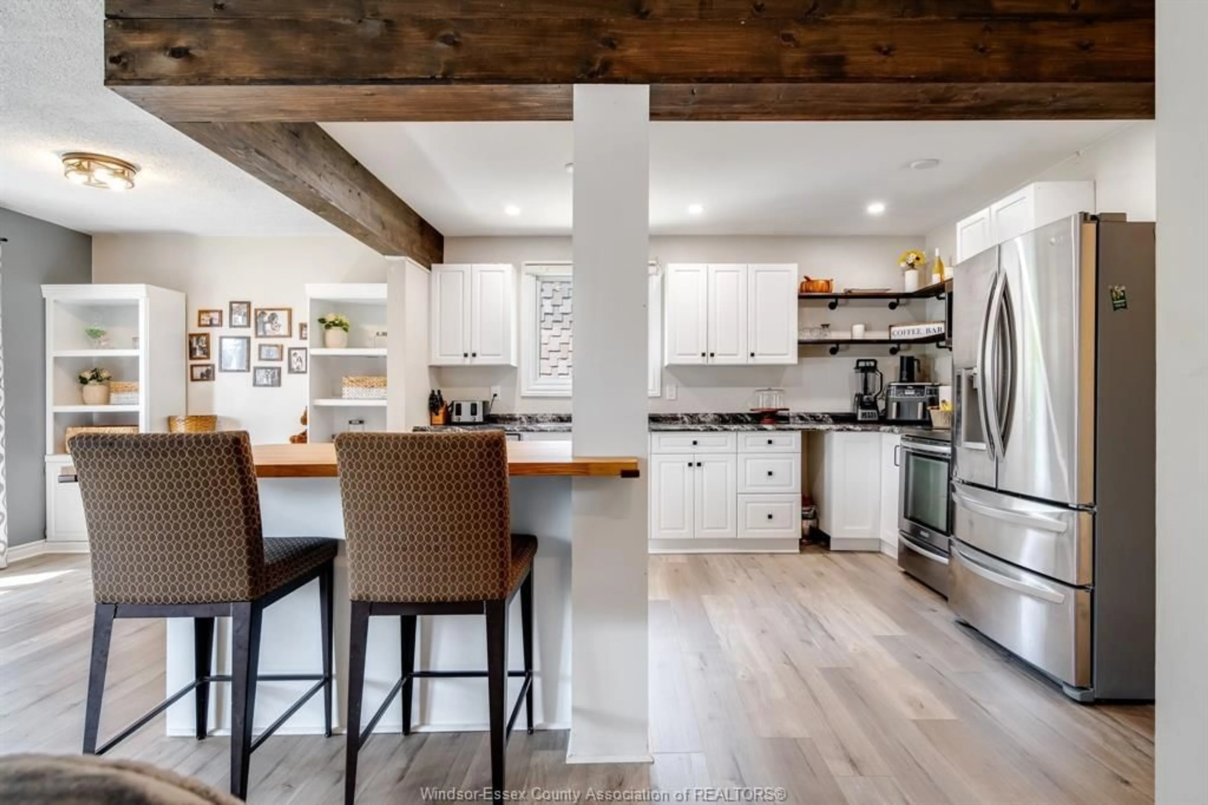 Open concept kitchen, wood/laminate floor for 186 ARTHUR St, Harrow Ontario N0R 1G0