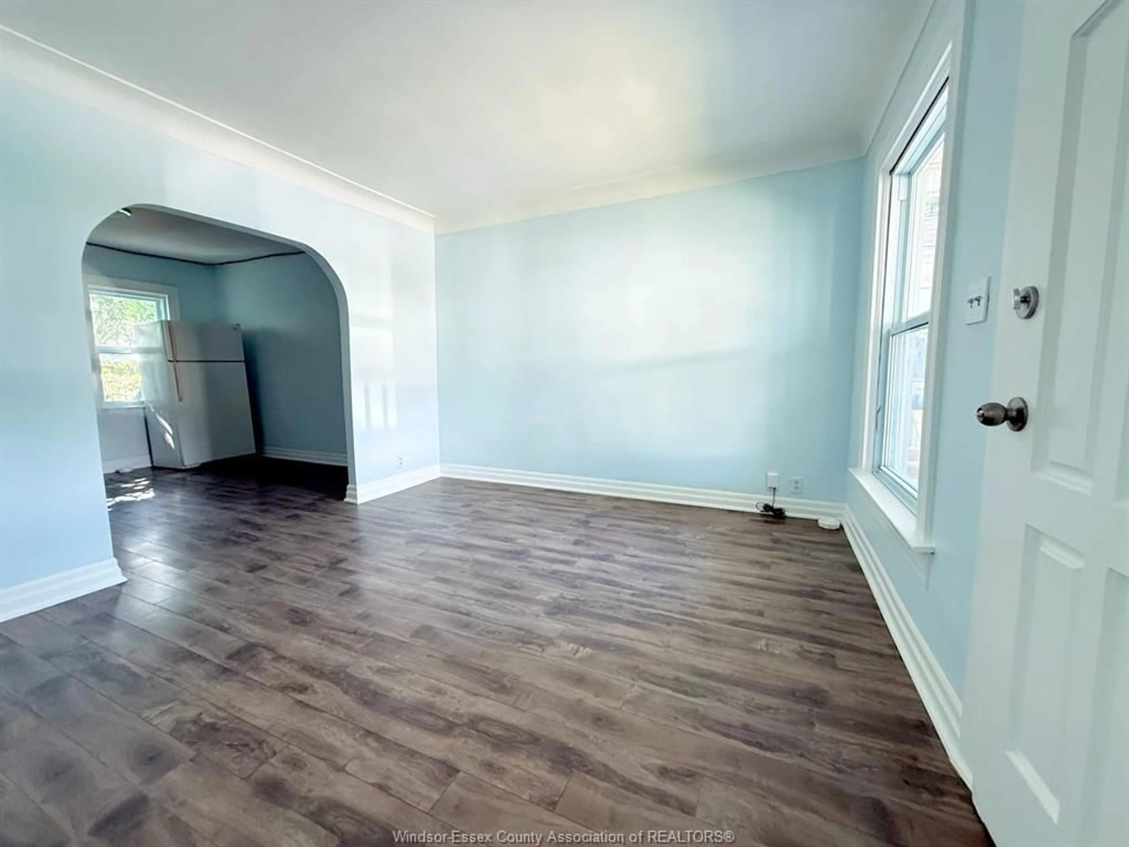 A pic of a room for 383 JOSEPHINE AVE, Windsor Ontario N9B 2K9