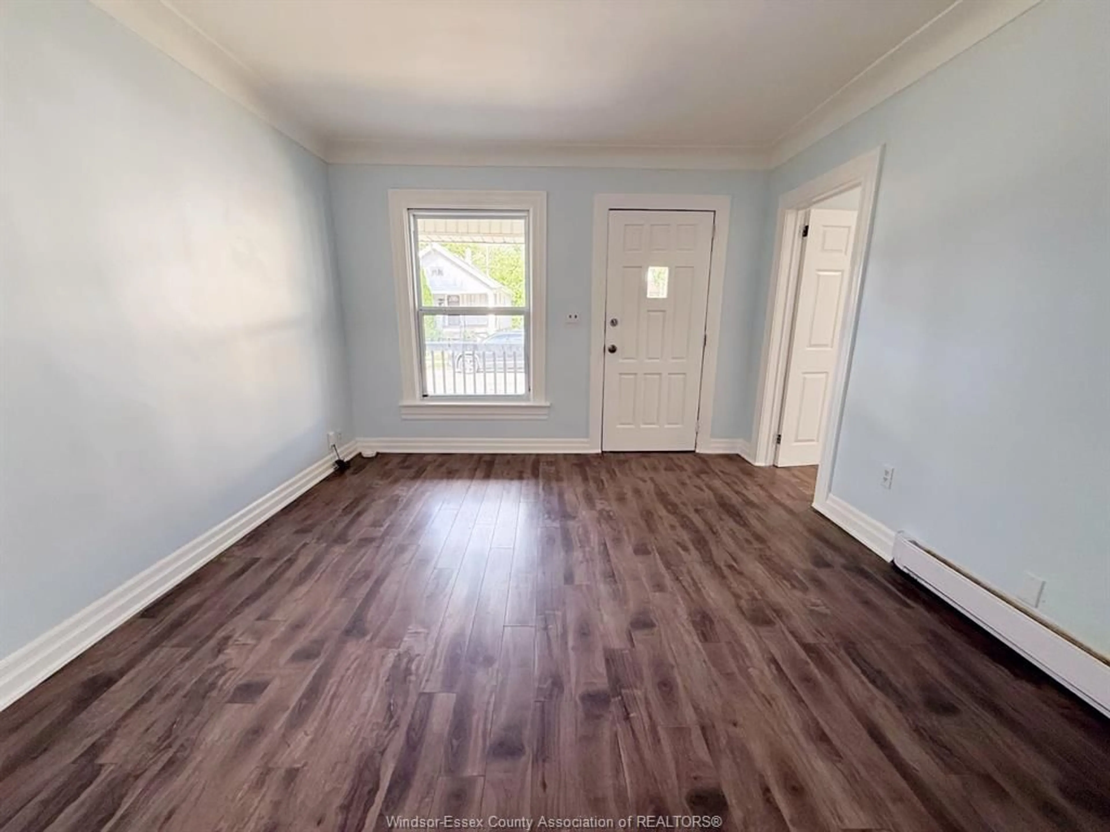 A pic of a room for 383 JOSEPHINE AVE, Windsor Ontario N9B 2K9