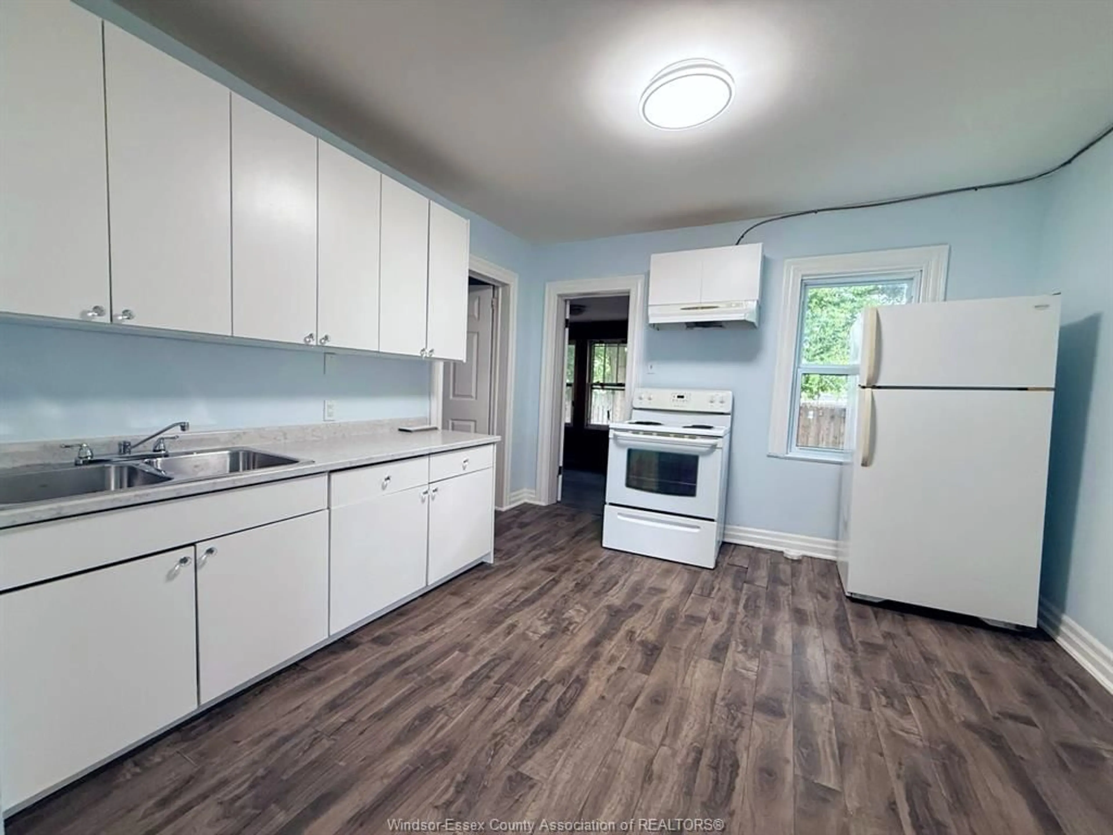 Standard kitchen, unknown for 383 JOSEPHINE AVE, Windsor Ontario N9B 2K9