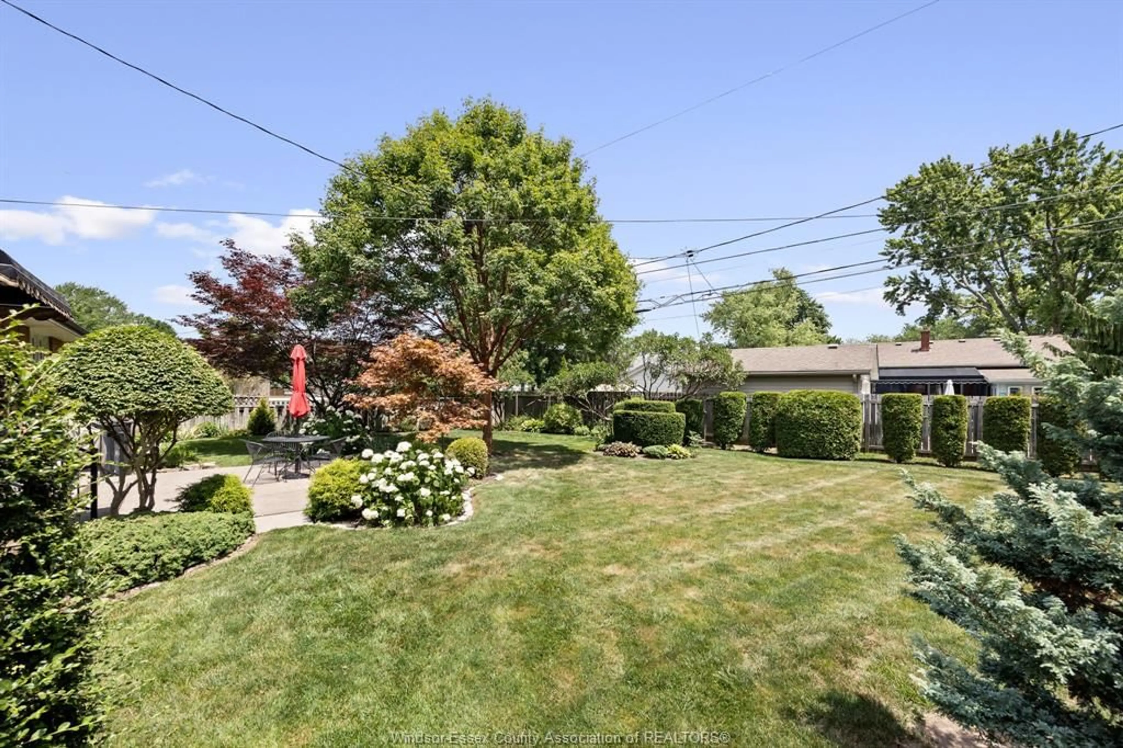A pic from outside/outdoor area/front of a property/back of a property/a pic from drone, street for 1092 Virginia Ave, Windsor Ontario N8S 2Y7