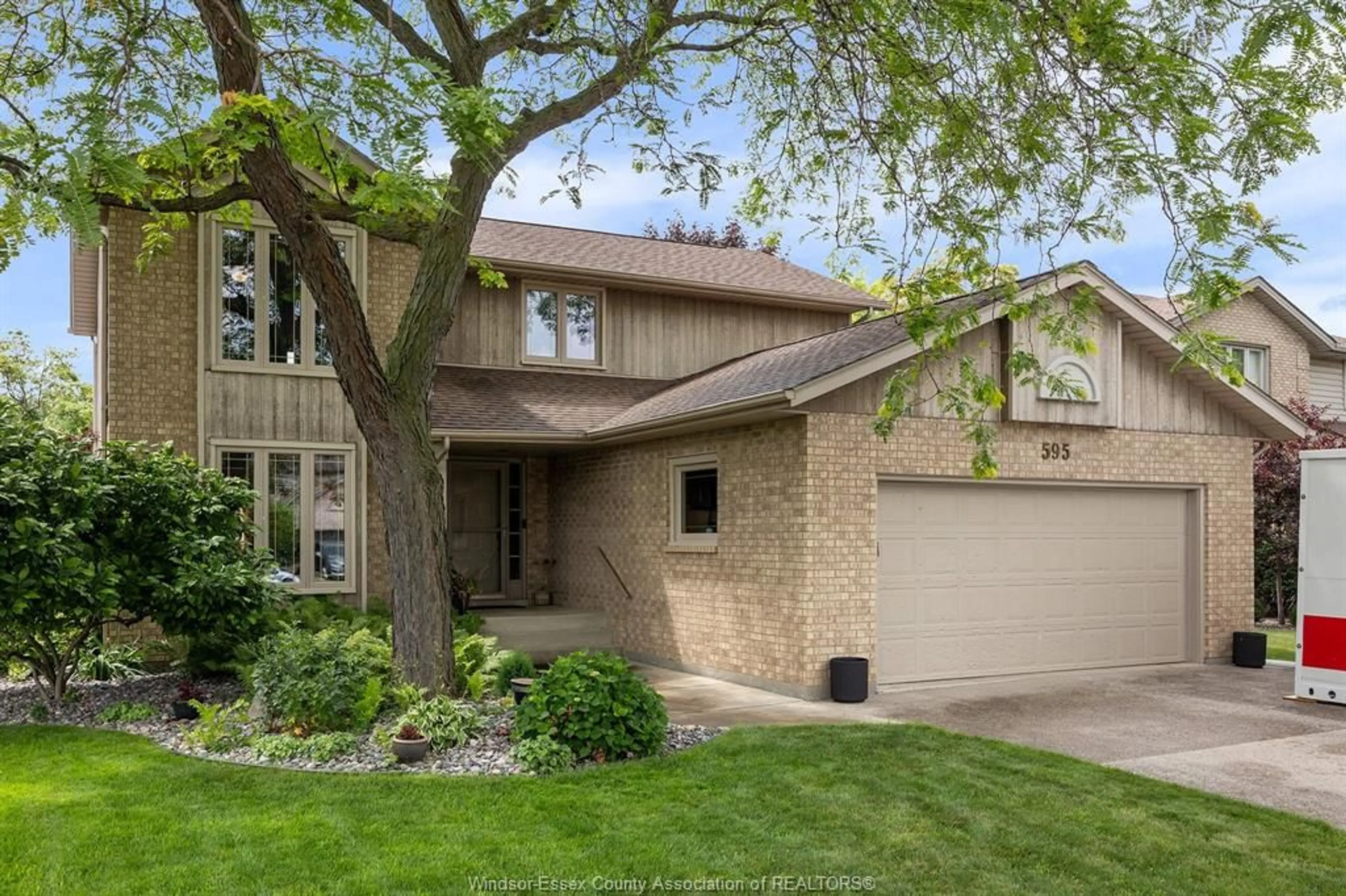 Home with brick exterior material, street for 595 BRUNELLE, Tecumseh Ontario N8N 4H8