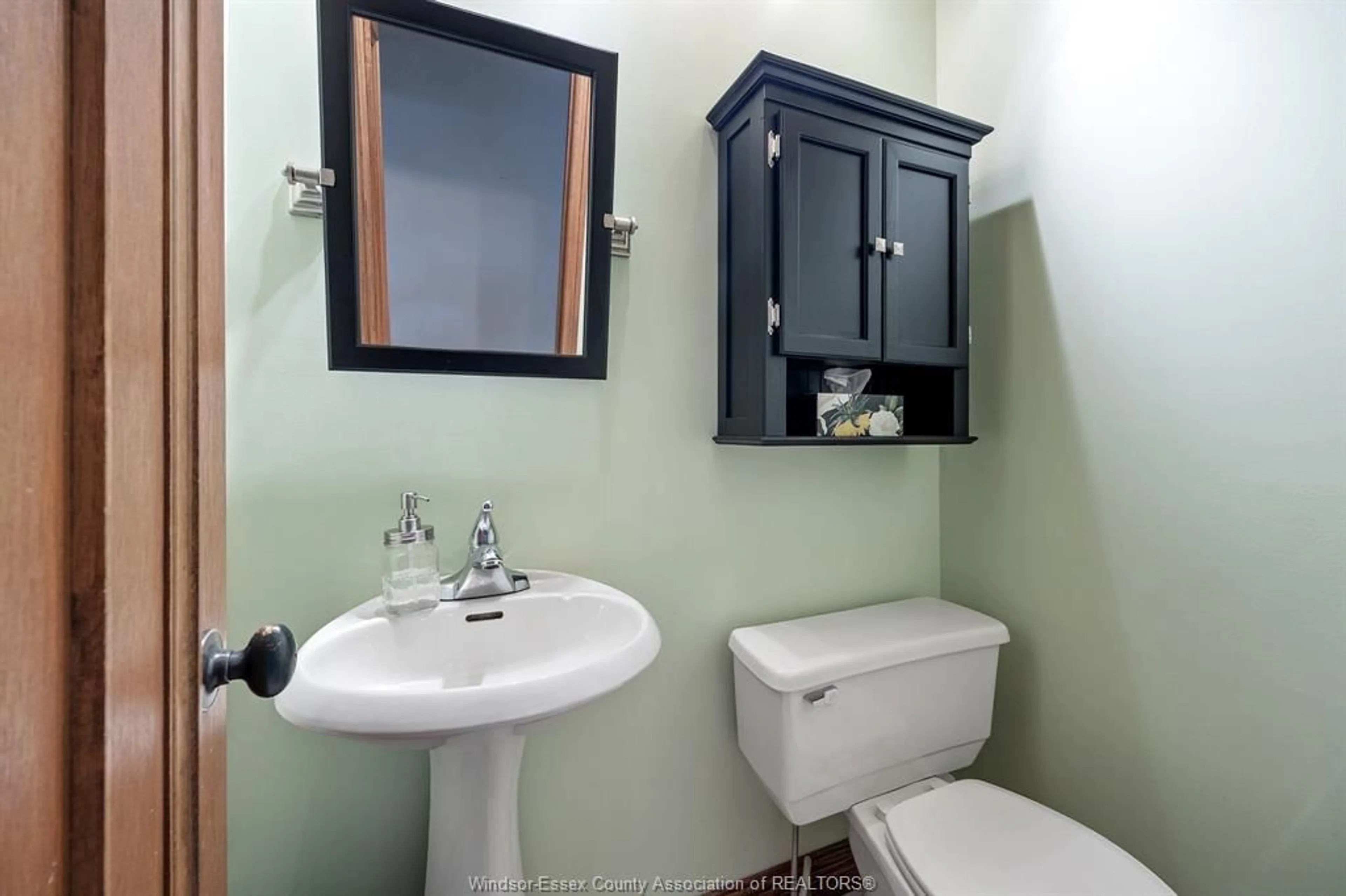 Standard bathroom, unknown for 595 BRUNELLE, Tecumseh Ontario N8N 4H8