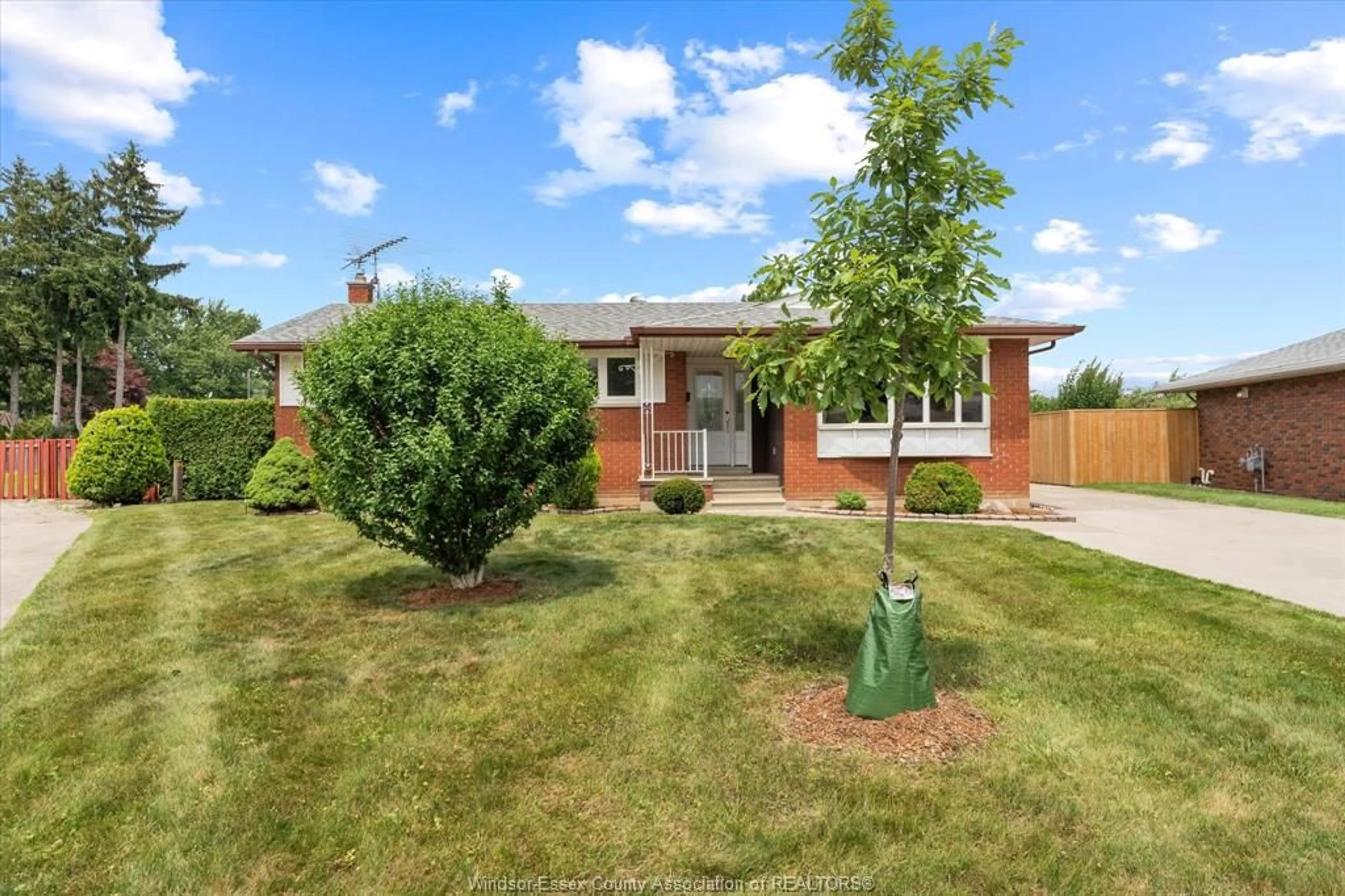 Home with brick exterior material, street for 2663 ARMSTRONG, Windsor Ontario N8T 2G2