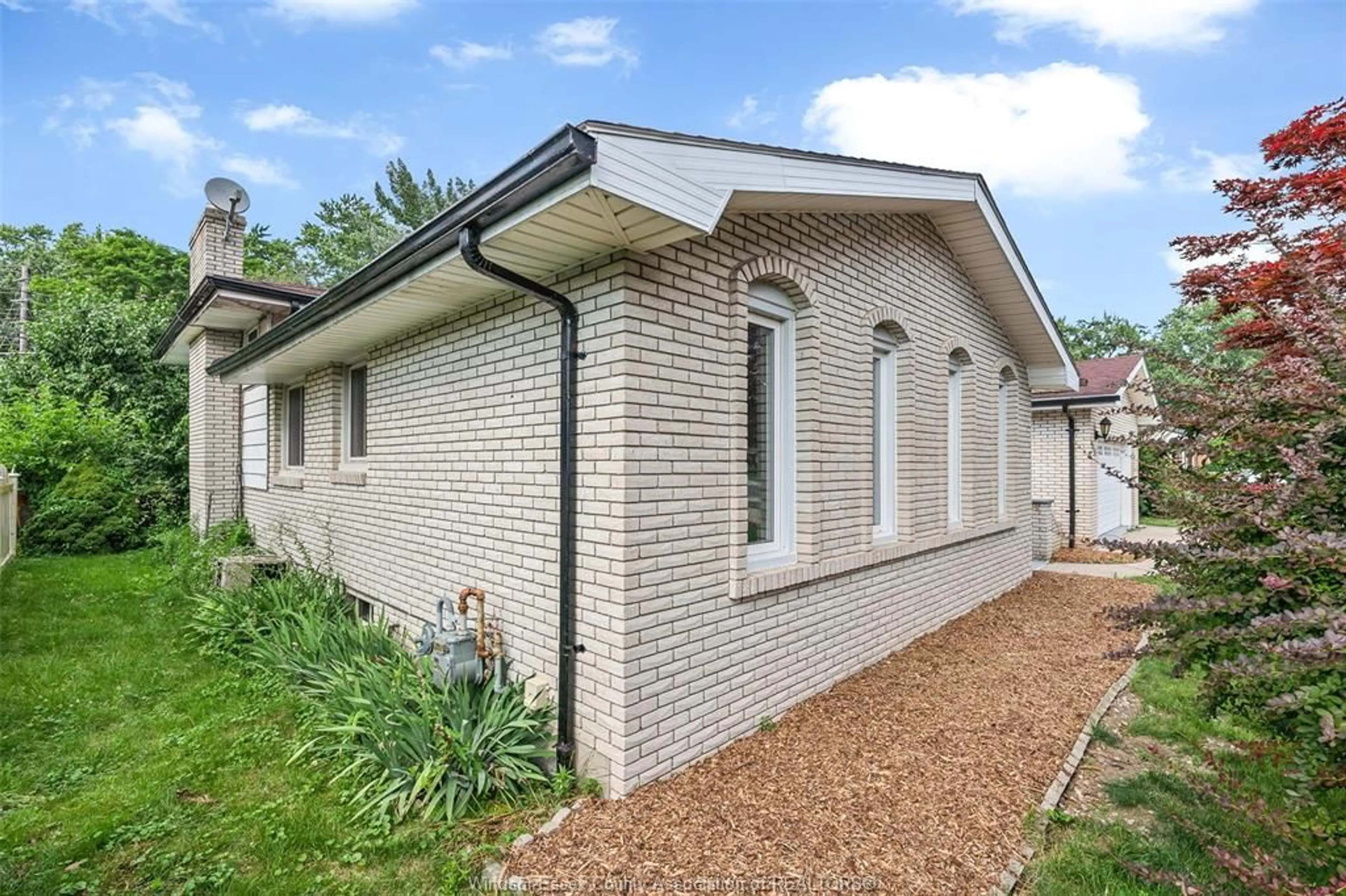 Home with brick exterior material, building for 1830 TODD Lane, LaSalle Ontario N9H 1J5