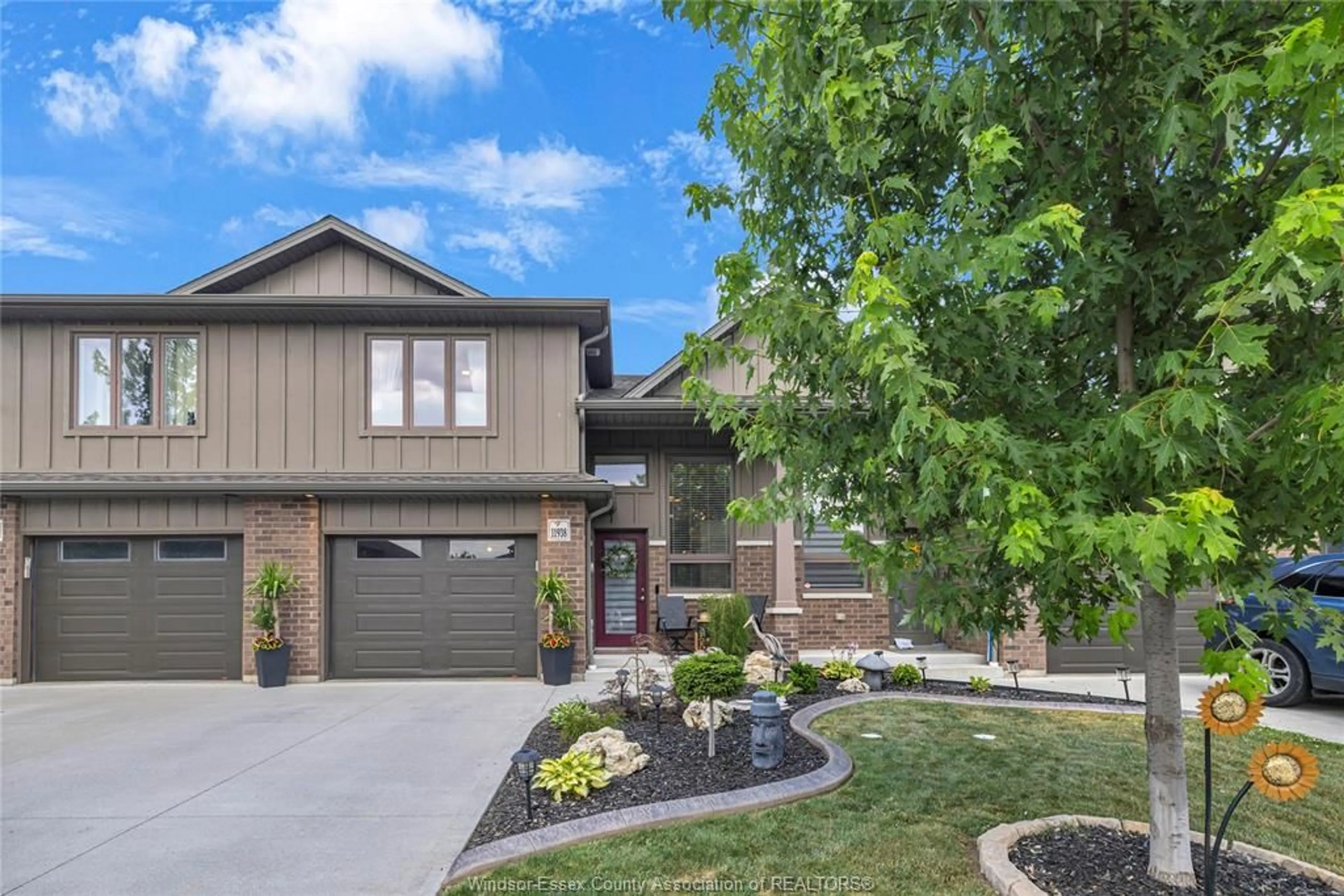 Home with brick exterior material, street for 11938 MAITLAND, Windsor Ontario N8P 0B9