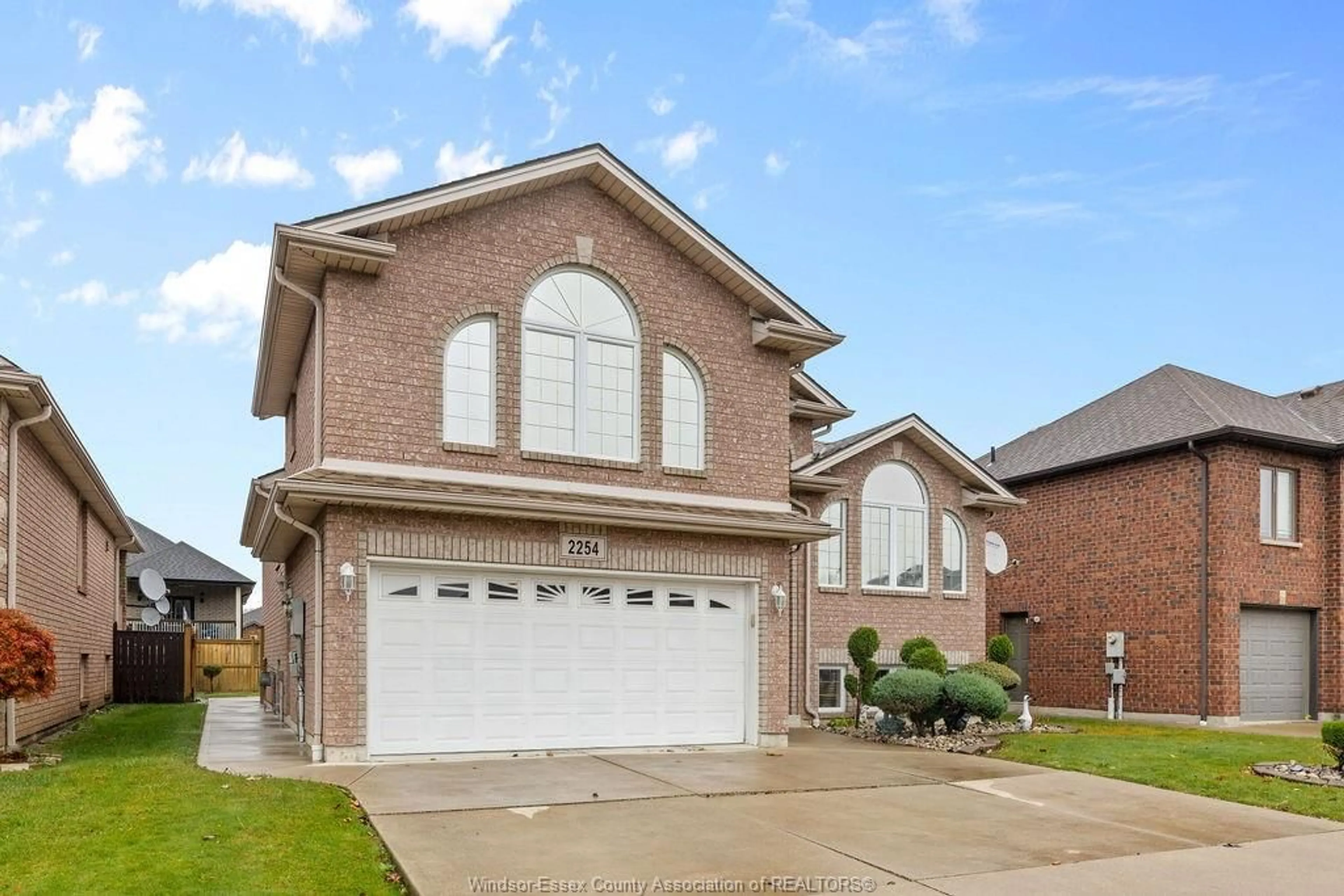 Home with brick exterior material, street for 2254 ASKIN AVE, Windsor Ontario N9B 3Y4