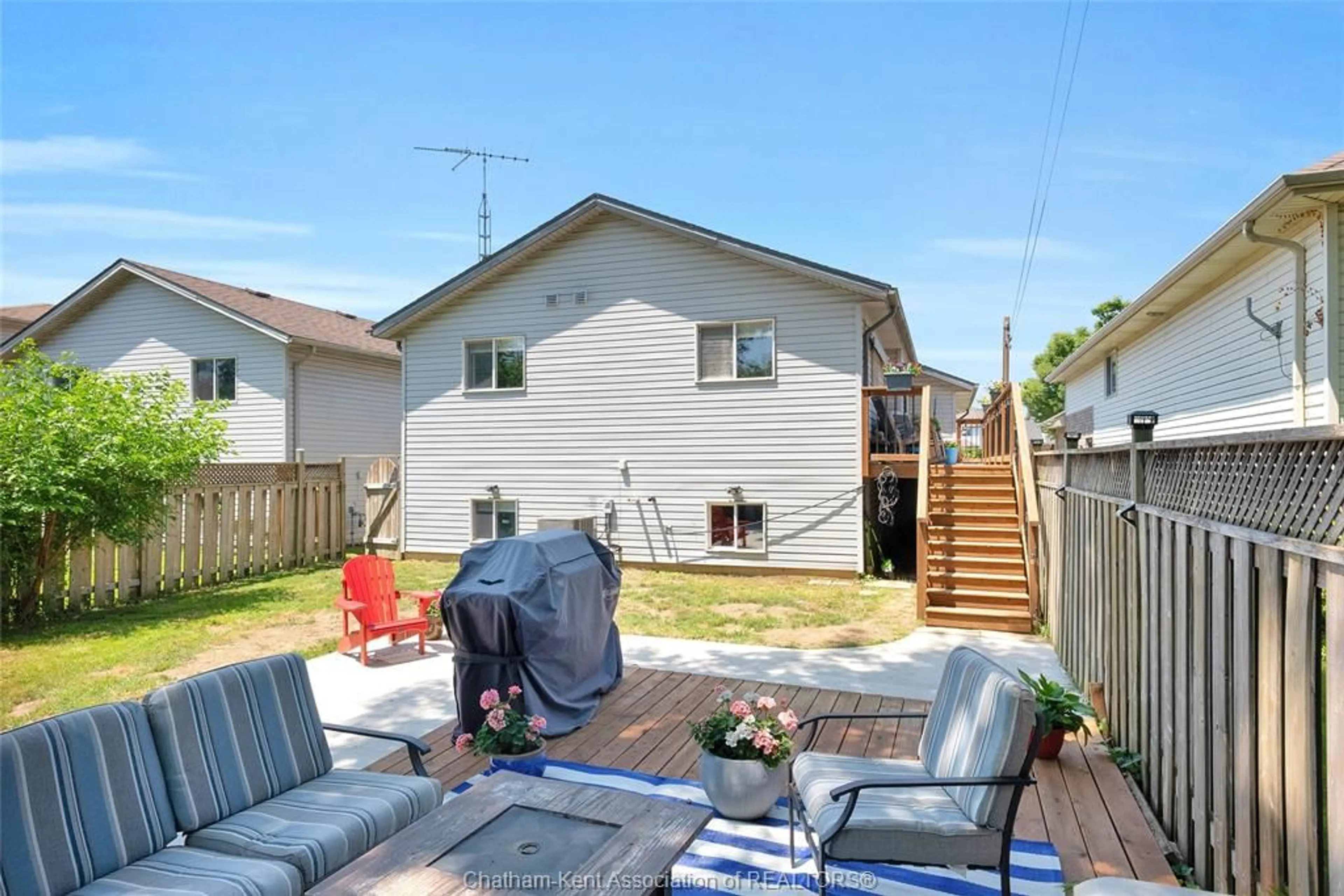 Patio, street for 267 Greenfield Lane, Chatham Ontario N7L 5N3