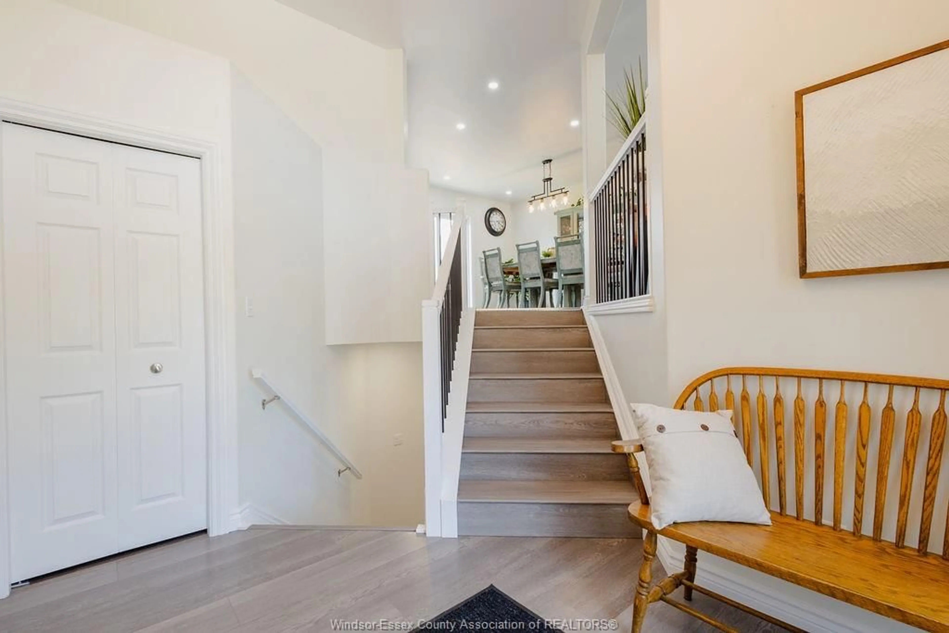 Indoor entryway for 60 LITTLE St, Wheatley Ontario N0P 2P0